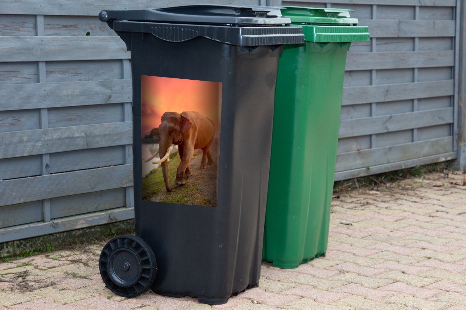 MuchoWow Wandsticker Elefant - Wasser Abfalbehälter St), Natur Container, - Mülleimer-aufkleber, (1 Tiere Mülltonne, - - Sticker, Sonnenuntergang
