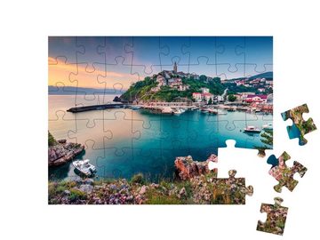 puzzleYOU Puzzle Stadt Vrbnik, Krk, Kroatien, 48 Puzzleteile, puzzleYOU-Kollektionen Kroatien