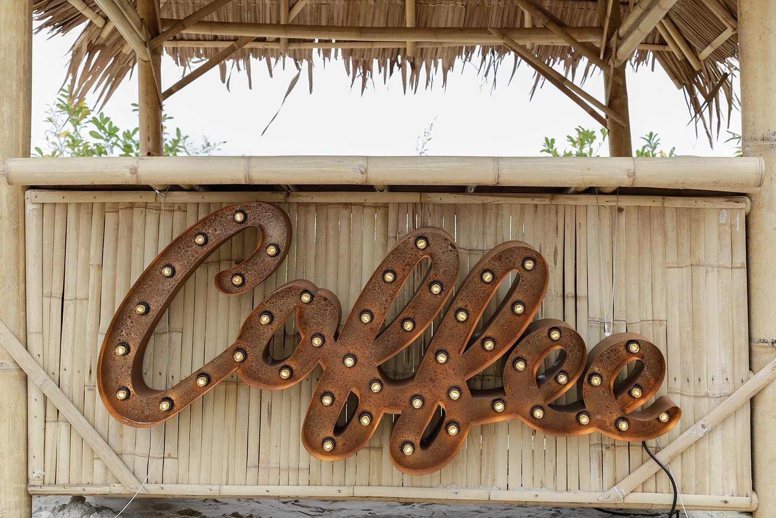 MARQUEE LIGHTS LED Dekolicht Coffee, ohne Leuchtmittel, Warmweiß, Wandlampe, Tischlampe Kaffee, 46 Leuchtmittel E14 (exkl) - 145x61 cm