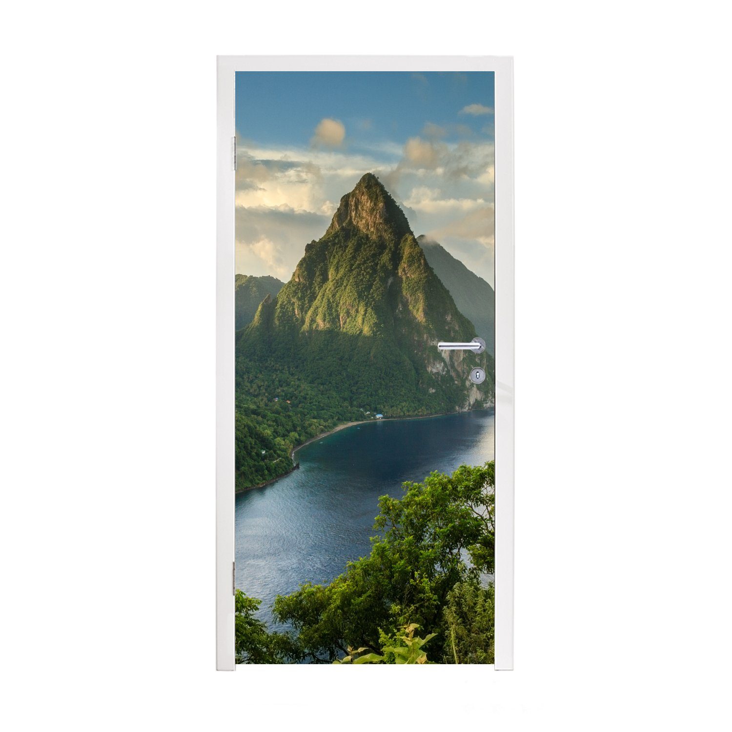 MuchoWow Türtapete Blick auf Türaufkleber, für mit Fototapete Regenwald bedeckte cm in 75x205 (1 bedruckt, St., Berglandschaft eine St), Matt, Tür, tropischem