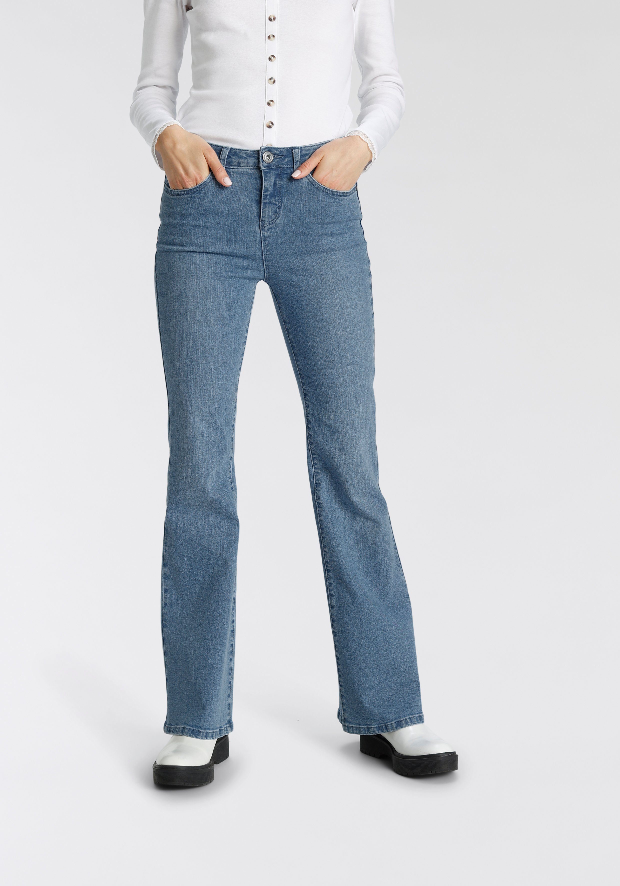 5-Pocket-Style AJC Form High-waist-Jeans im in Flared