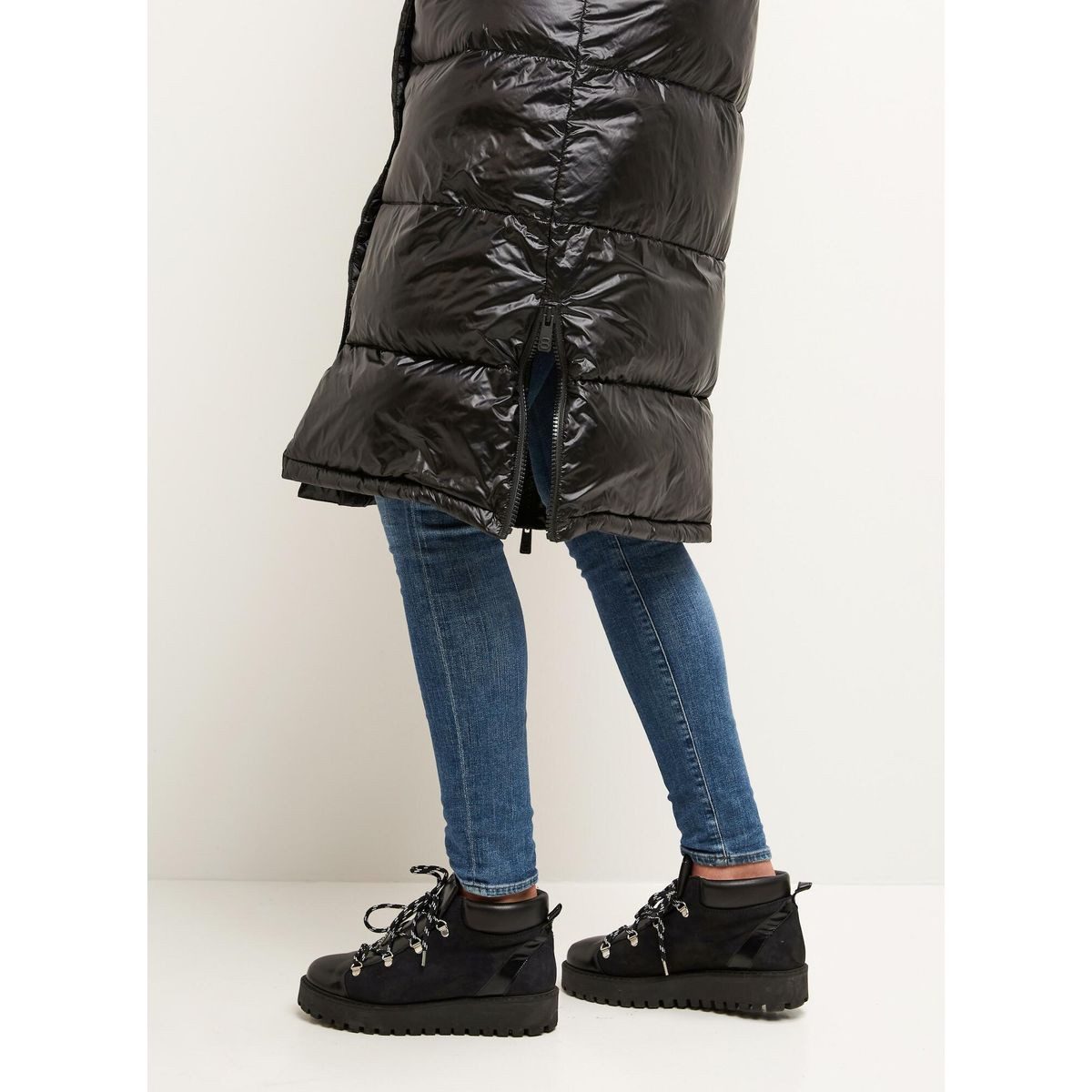 8848 Altitude Outdoorjacke Ariella W Coat Langer, leichter und luxuriöser Daunen-Mantel, gefüllt mit unseren – Bild 5 von 5