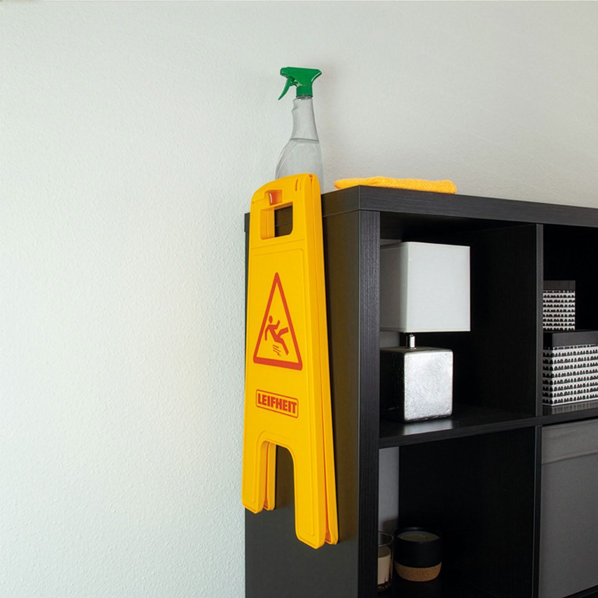 Leifheit Warnschild Leifheit Professional Warnschild Aufsteller Achtung Nass Rutschgefahr, (1 St), Aufhängung für Reinigungswagen, klappbar