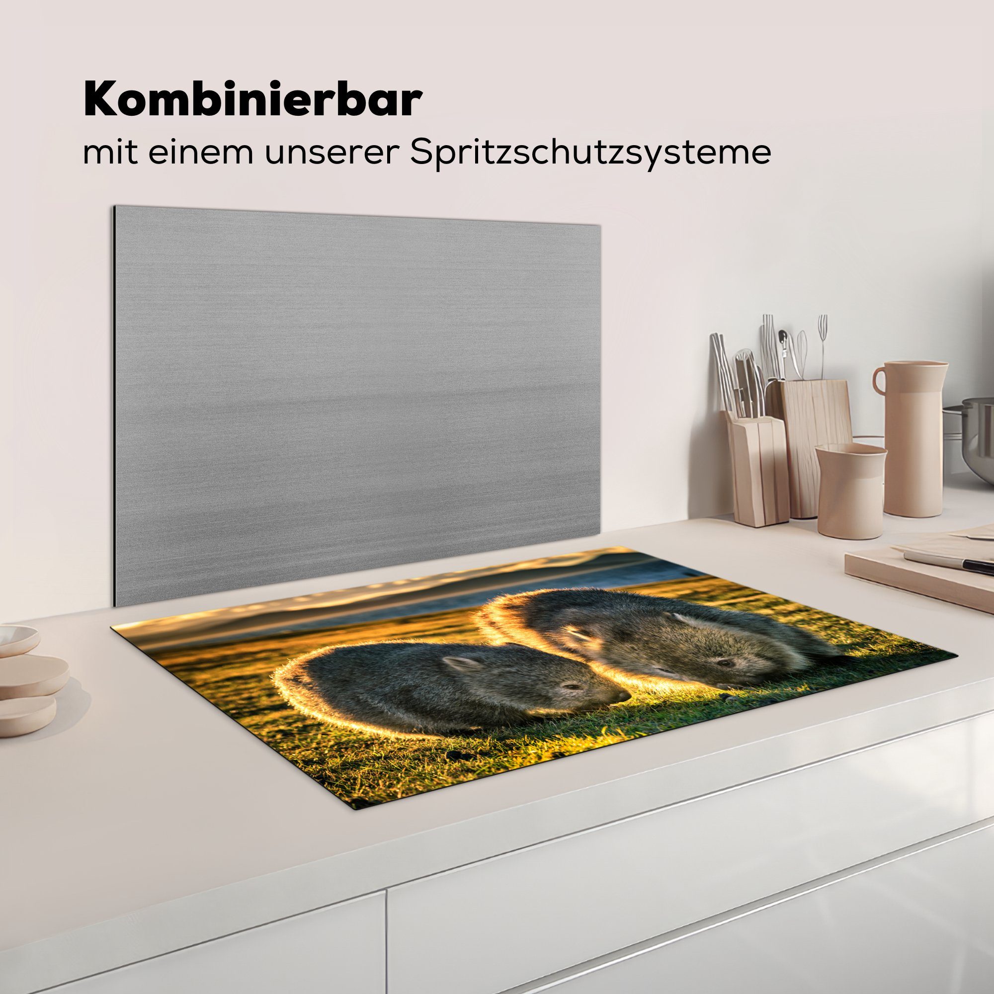 Induktionskochfeld für (1 Schutz 81x52 Wombats die küche, Sonnenuntergang cm, in Herdblende-/Abdeckplatte Zwei Grasfeld, Vinyl, tlg), MuchoWow einem Ceranfeldabdeckung bei