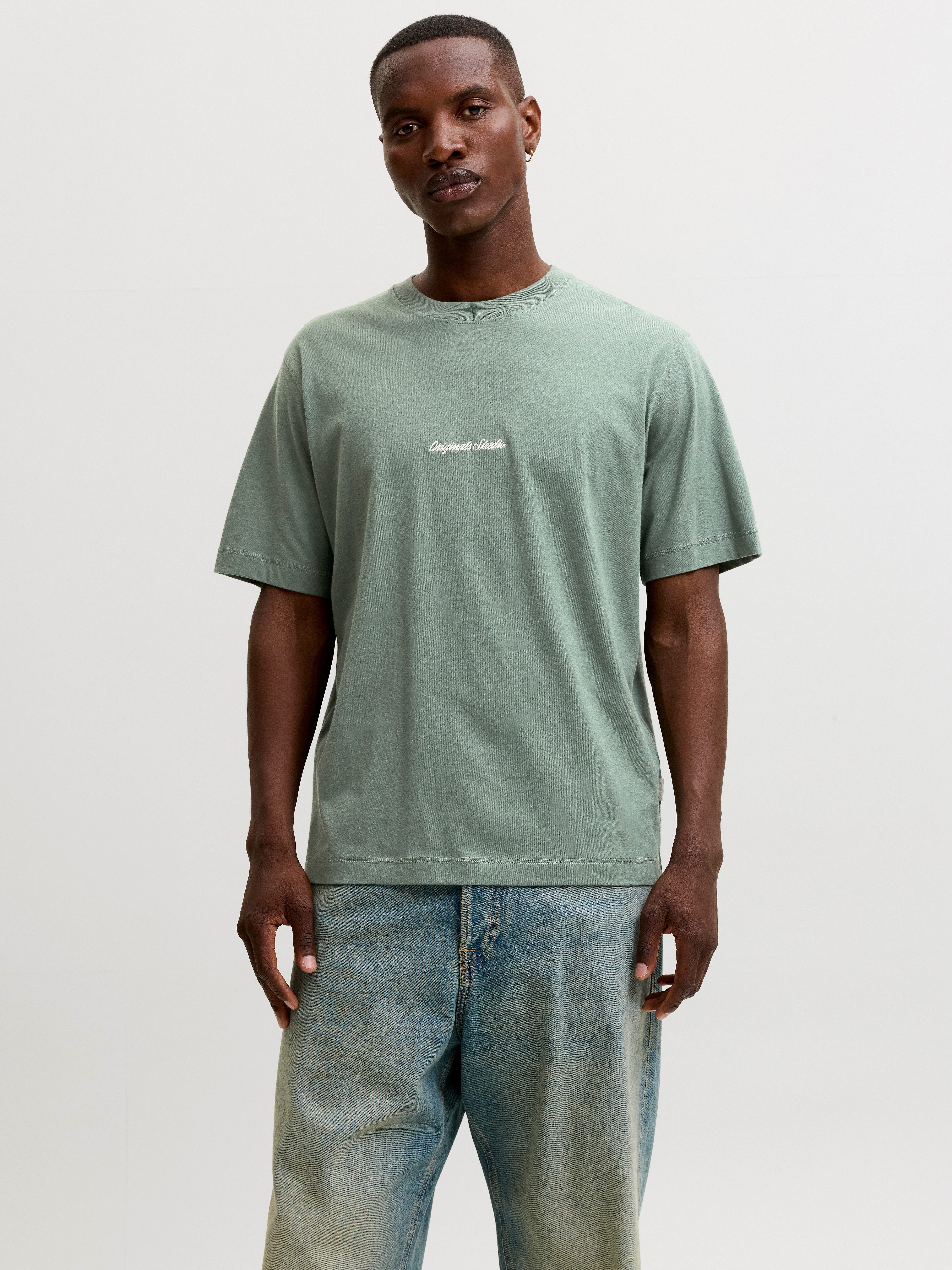 Jack & Jones Rundhalsshirt JORNORREBRO EMB TEE SS CREW NECK NOOS Baumwolle, locker geschnitten