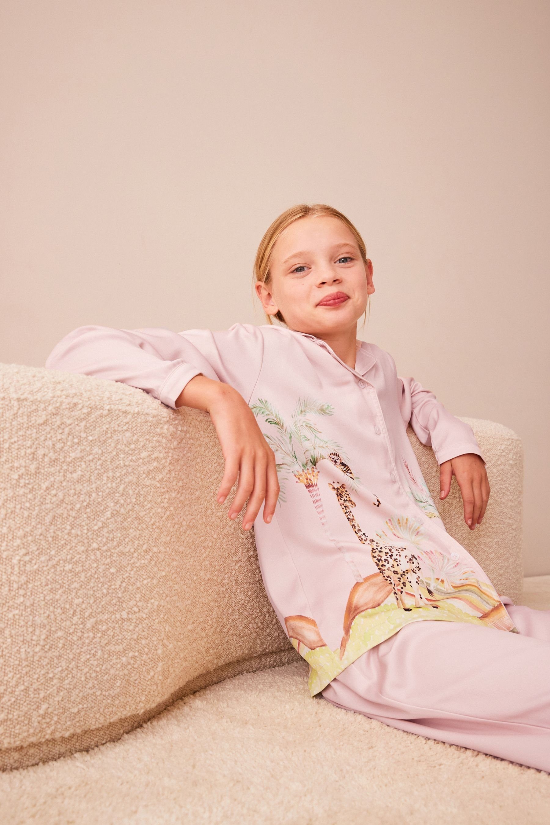 (2 Pink geknöpfter Next aus Schlafanzug Safari Satin tlg) Pyjama Durchgehend