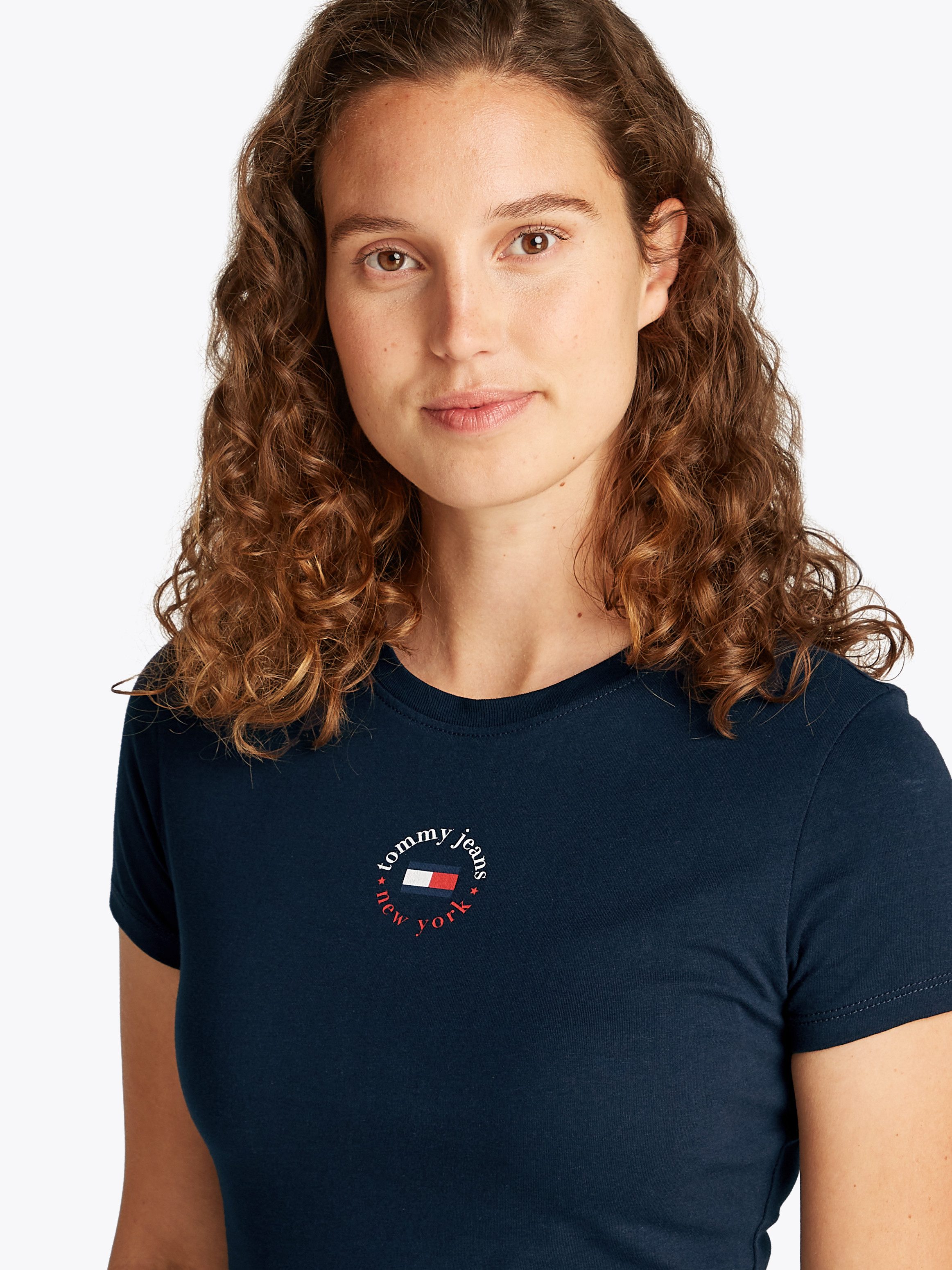 Tommy Jeans T-Shirt TJW SLIM ESSENTIAL LOGO 2 TEE mit Logoschriftzug günstig online kaufen
