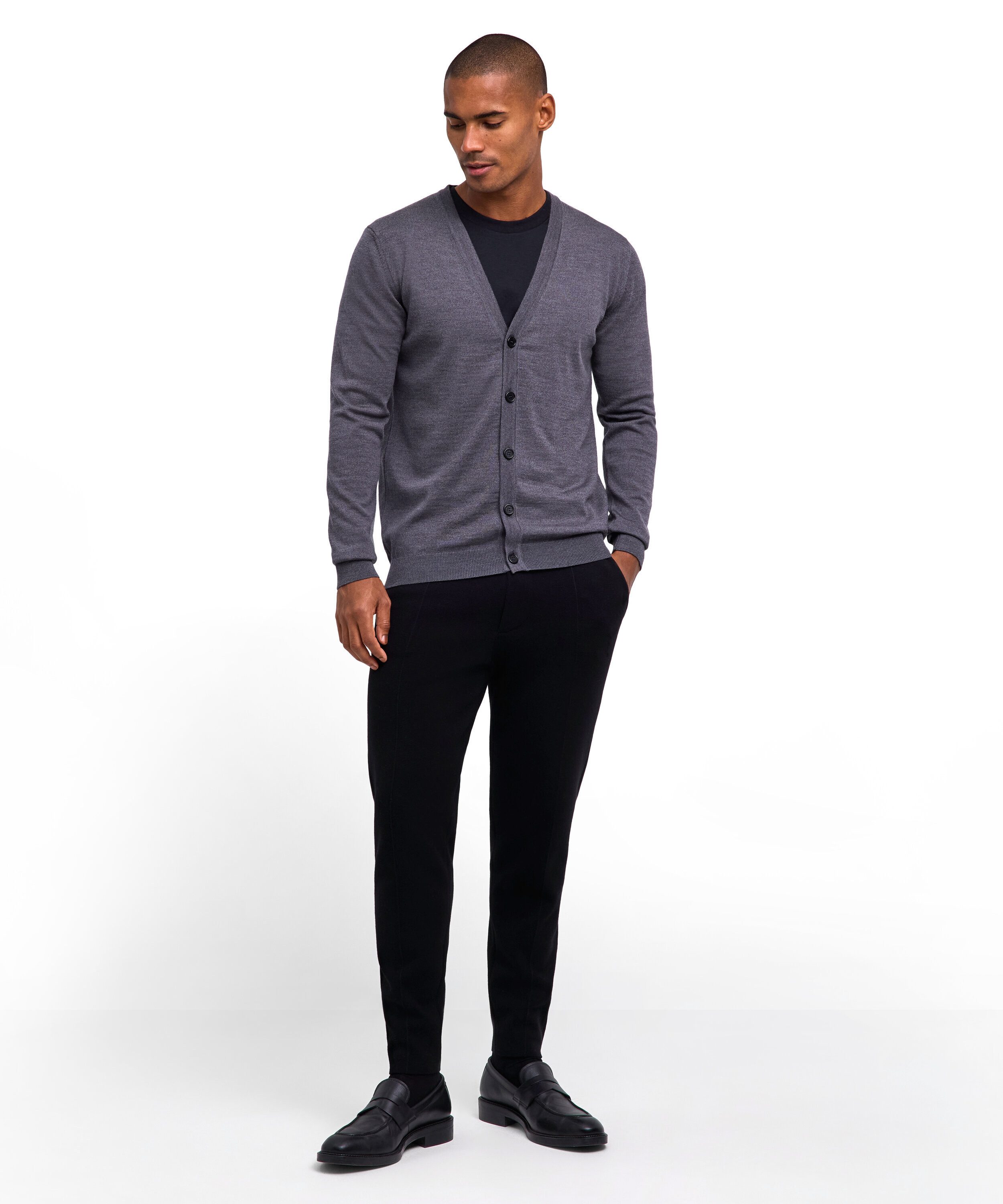 FALKE Strickjacke Cardigan aus reiner, extrafeiner Merinowolle (1-tlg) aus reiner, extrafeiner Merinowolle