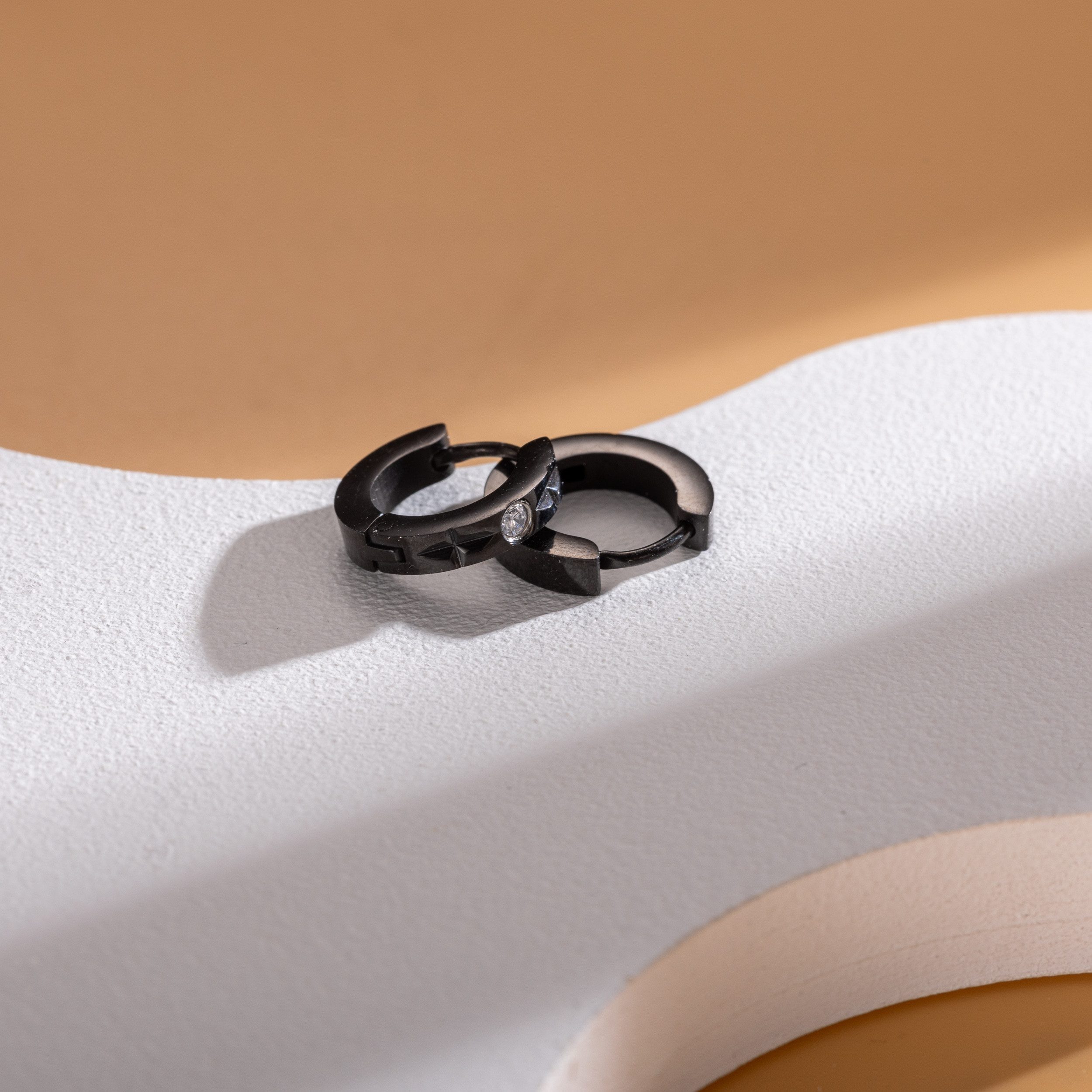 Firetti Paar Creolen Schmuck Geschenk Edelstahl Ohrschmuck Ohrringe Classic, mit Zirkonia (synth)