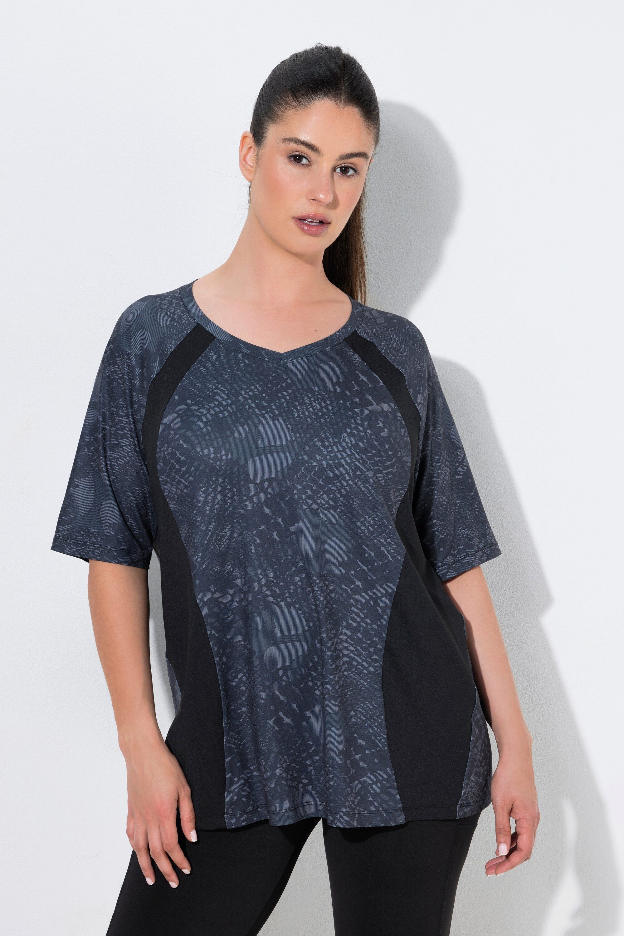 Ulla Popken T-Shirt Funktions-Shirt Schlangenmuster V-Ausschnitt