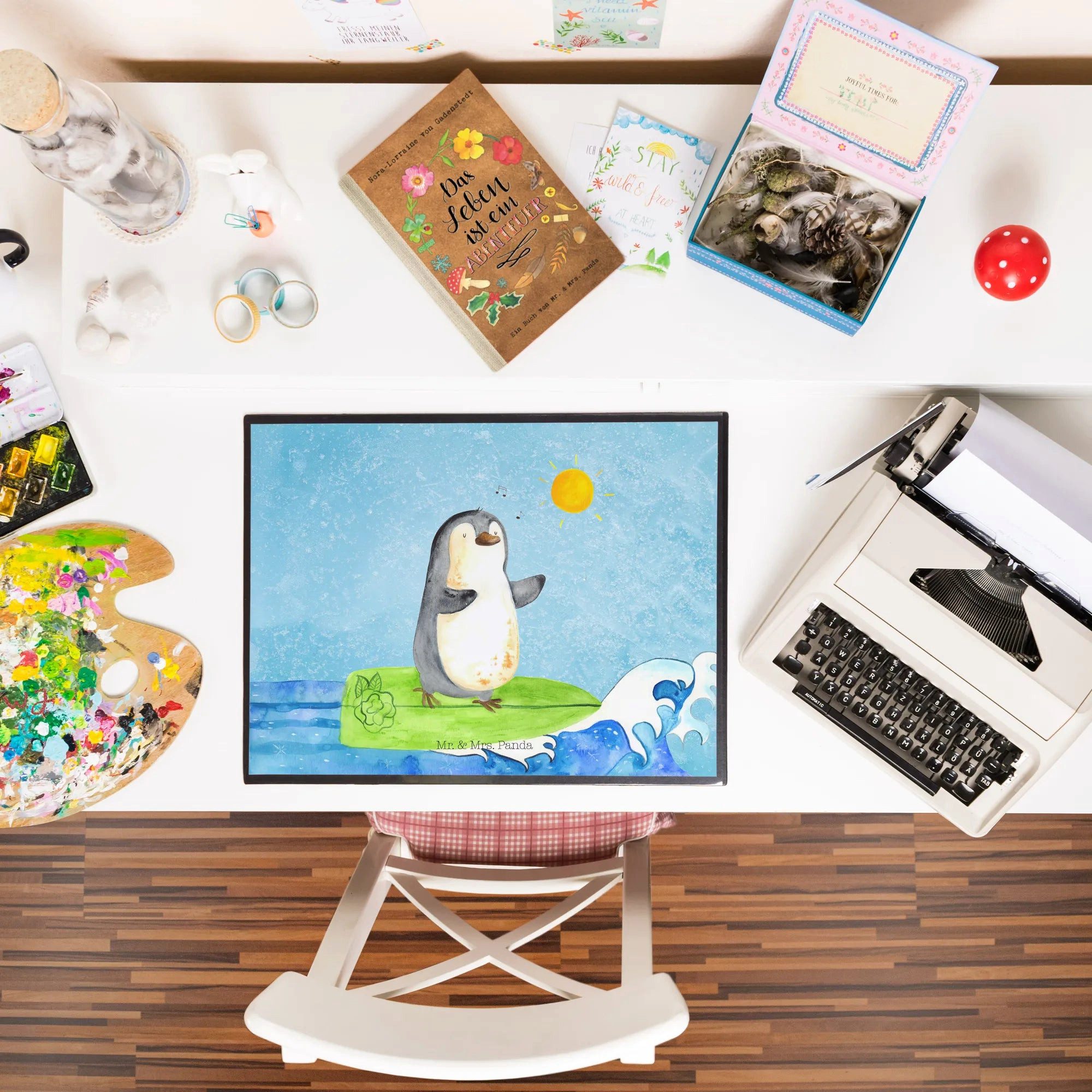 Thumbnail - Mr. & Mrs. Panda Schreibtischunterlage Pinguin Surfer - Eisblau - Geschenk, Bürobedarf, Schreibunterlage, Sc, (Packung, ...