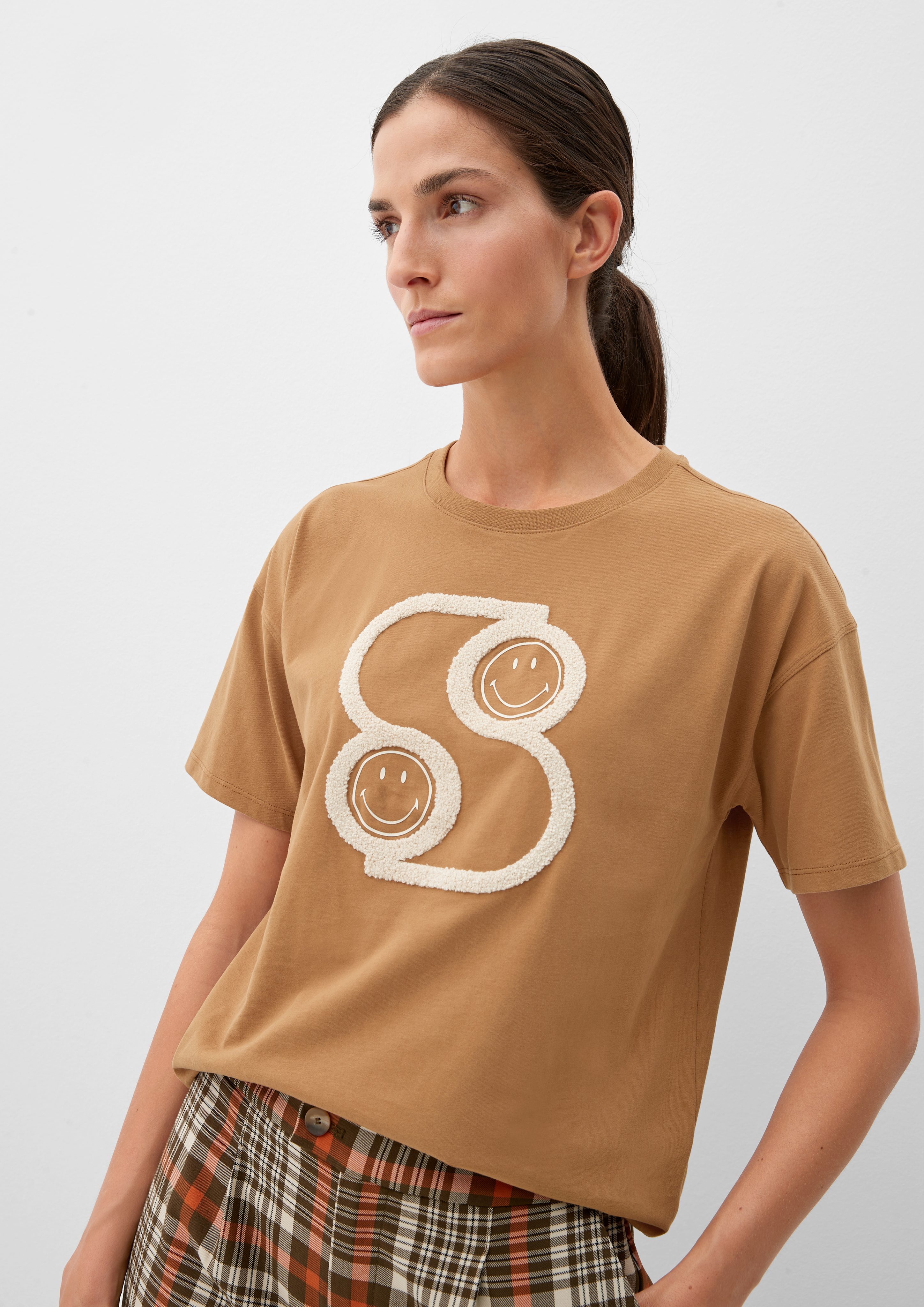 s.Oliver Kurzarmshirt T-Shirt mit Smiley®-Print sandstein