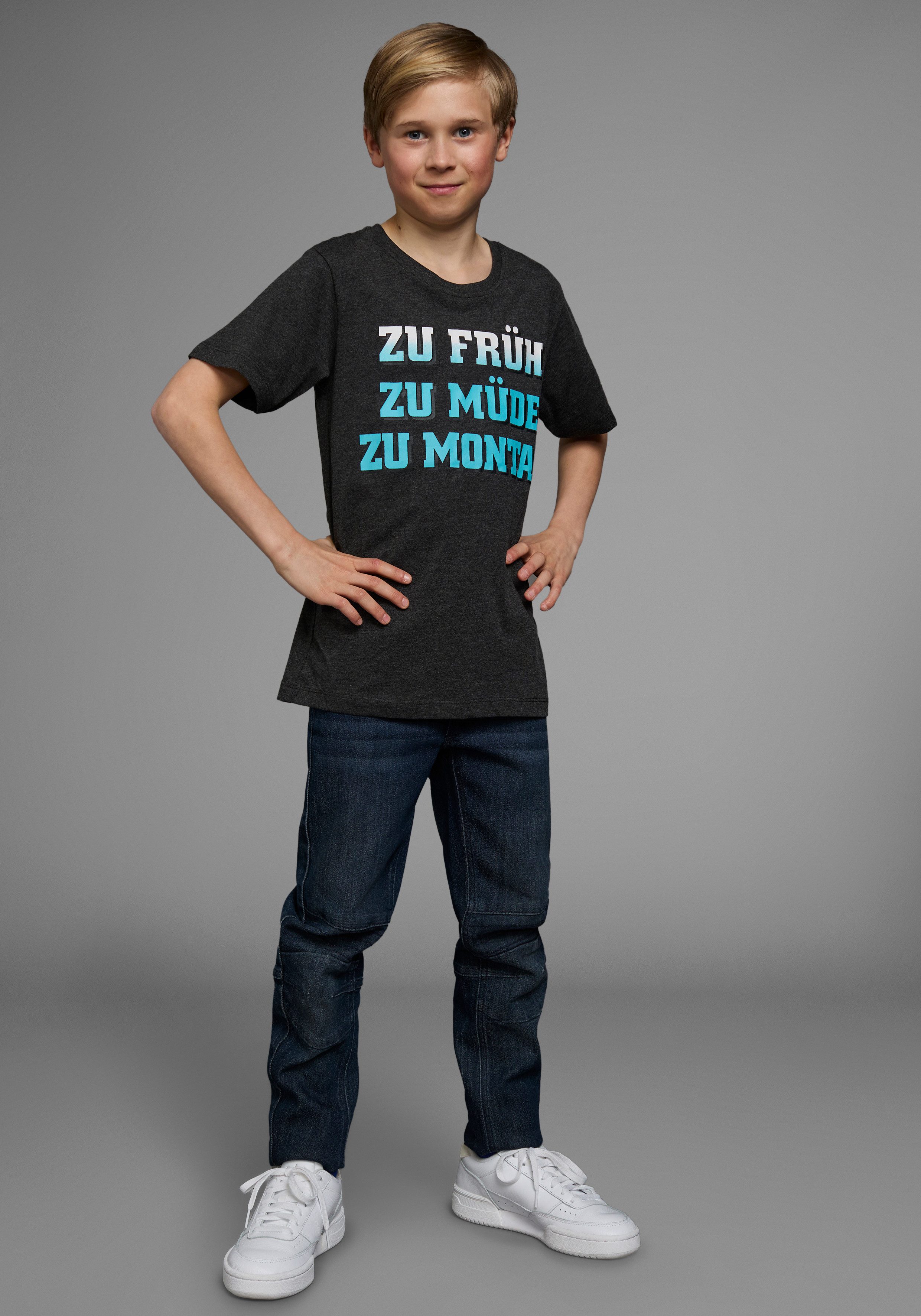 KIDSWORLD T-Shirt Mit Spruch: ZU FRÜH, ZU MÜDE... Kurzarm, Basic-Passform, mit stylischem Print, Rundhalsausschnitt
