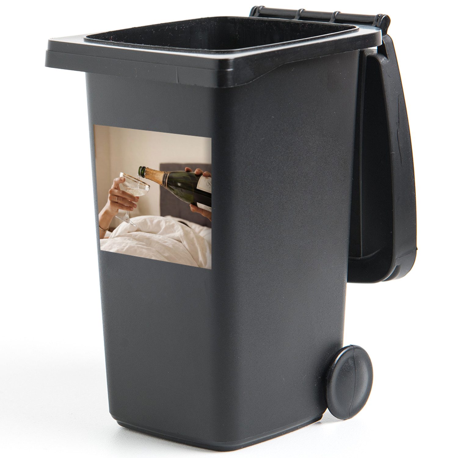 MuchoWow Wandsticker Champagner - Bett - Seifenblasen (1 St), Mülltonnen-Aufkleber, Mülleimer, Mülltonne, Sticker, 40x40 cm