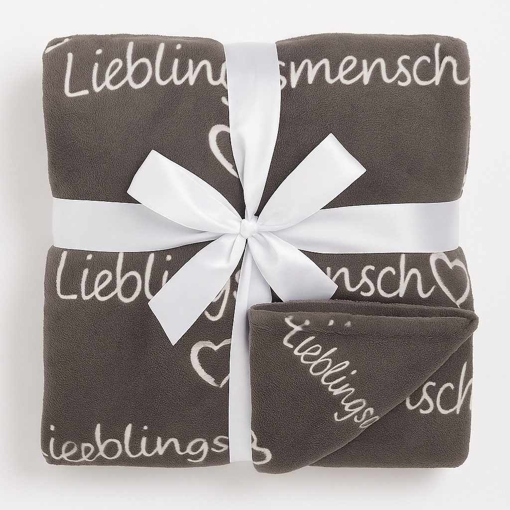 what the shop Tagesdecke Kuscheldecke Lieblingsmensch 130x160 cm grau 100% günstig online kaufen