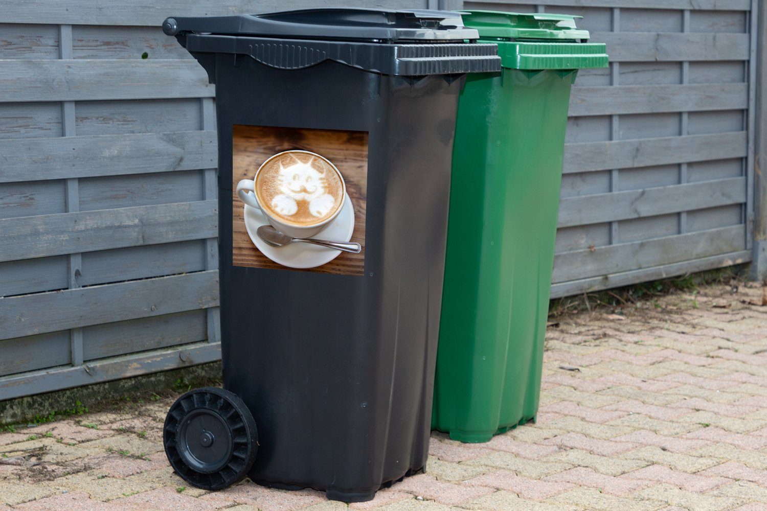 Eine abgebildet Sticker, Mülltonne, St), Container, Cappuccinos ist Katze Mülleimer-aufkleber, Schaum als Latte eines MuchoWow Abfalbehälter Art Wandsticker (1 im