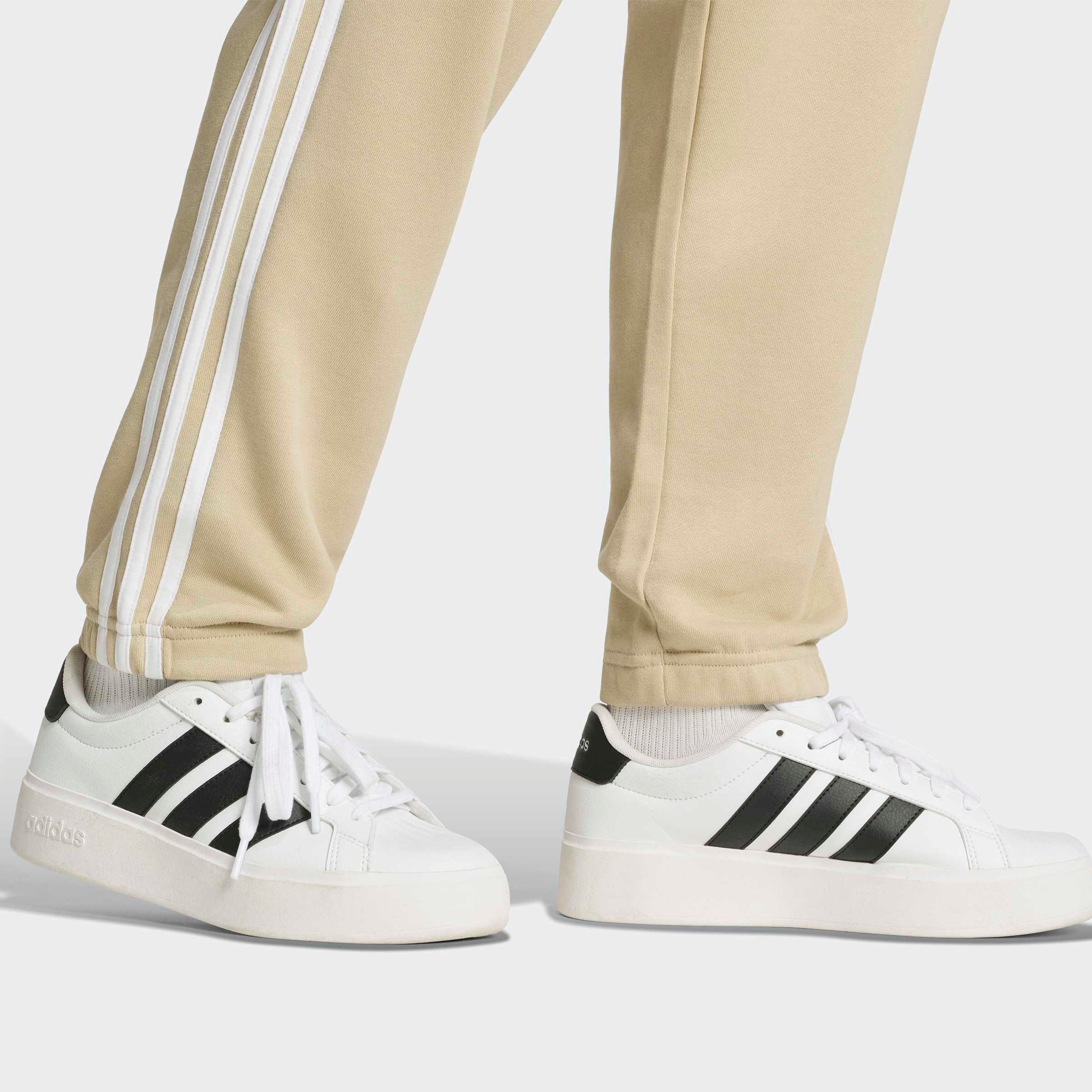 adidas Sportswear Sporthose ESSENTIALS 3-STREIFEN, FRENCH TERRY, SCHMAL ZULAUFEND, BÜNDCHEN