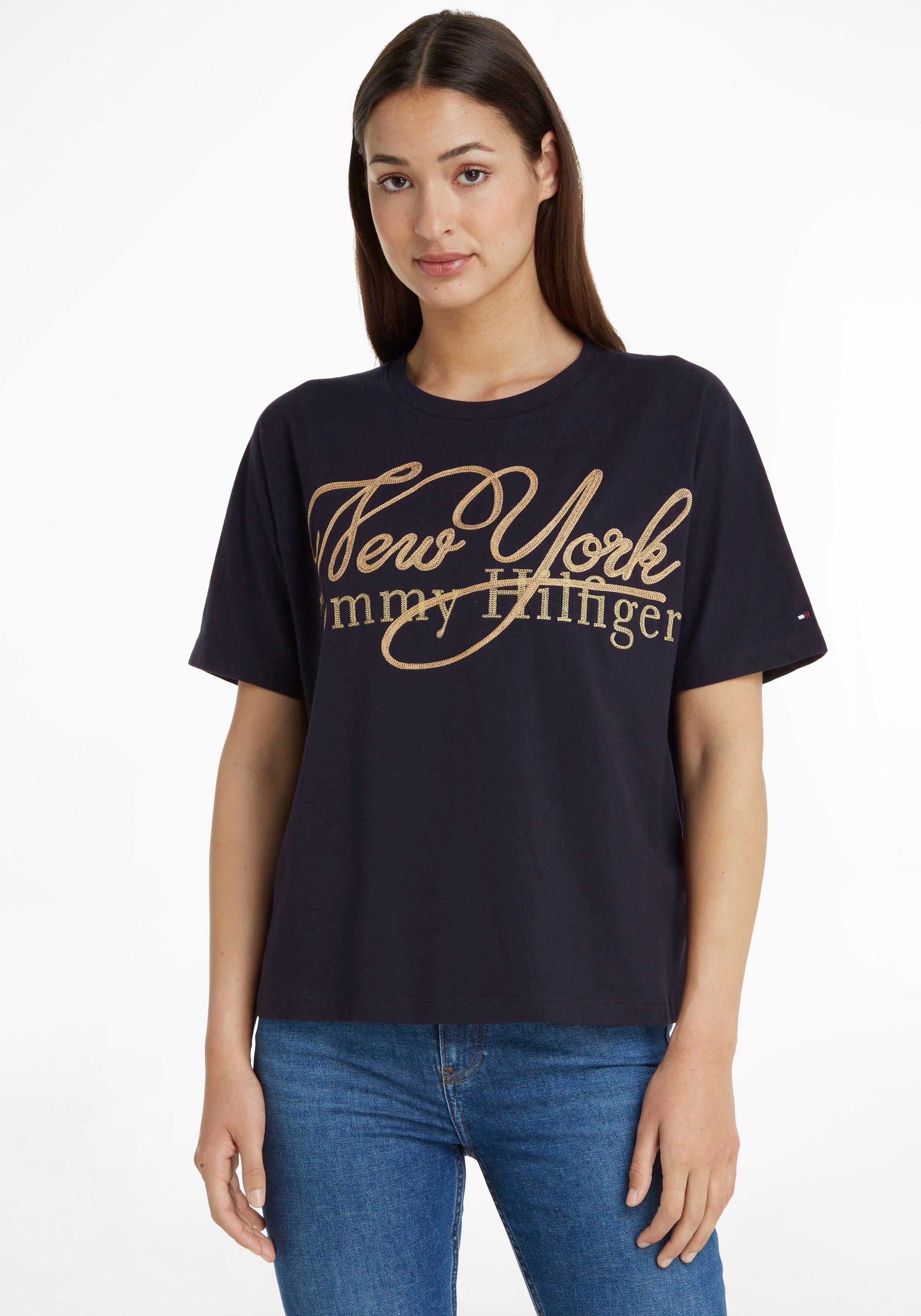 Tommy Hilfiger T-Shirt RLX NY METALLIC C-NK SS mit metalicfarbenen Print & Tommy Hilfiger Markenlabel Desert-Sky