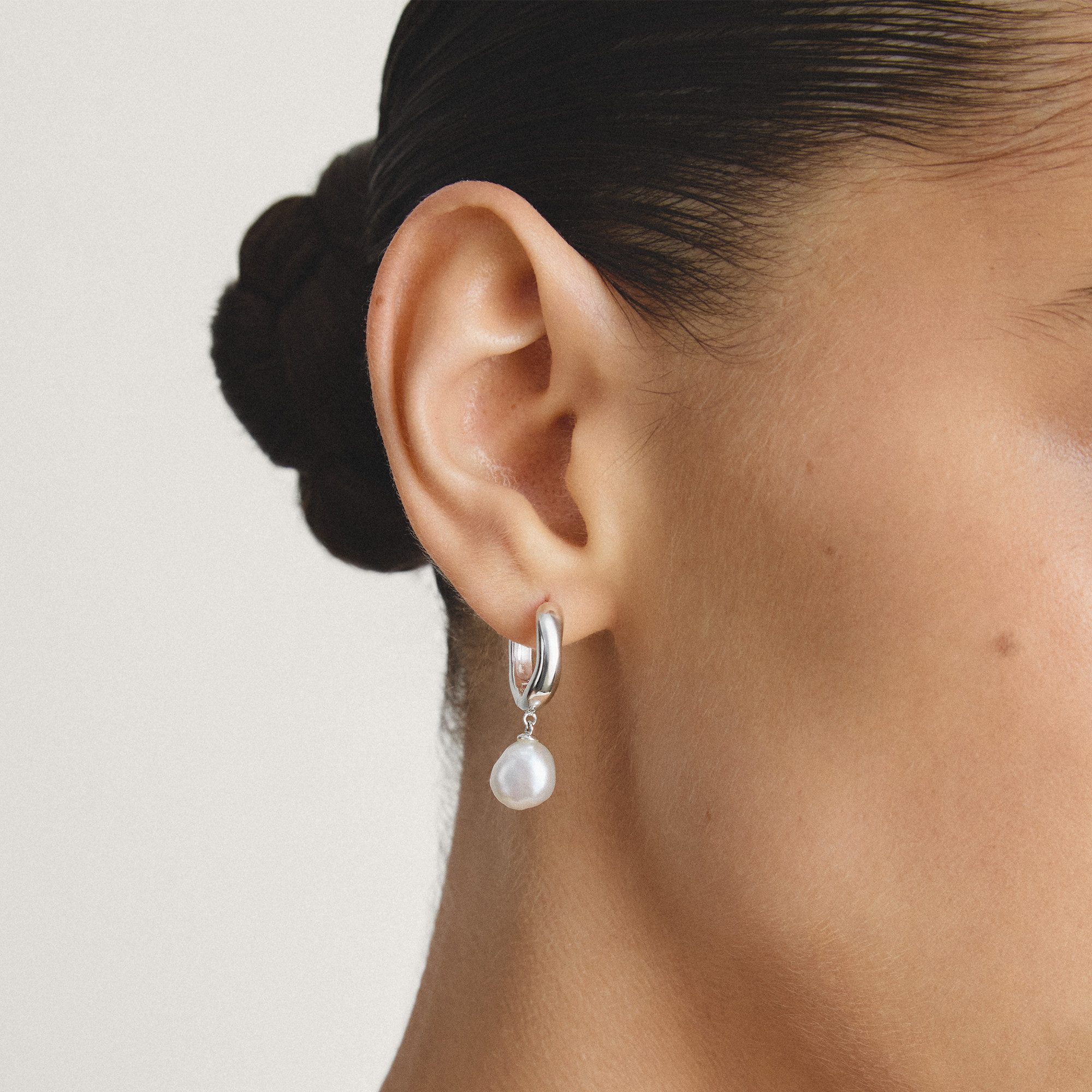 THOMAS SABO Paar Creolen Bold Elegance Creolen Perlen, mit Süßwasserzuchtperle
