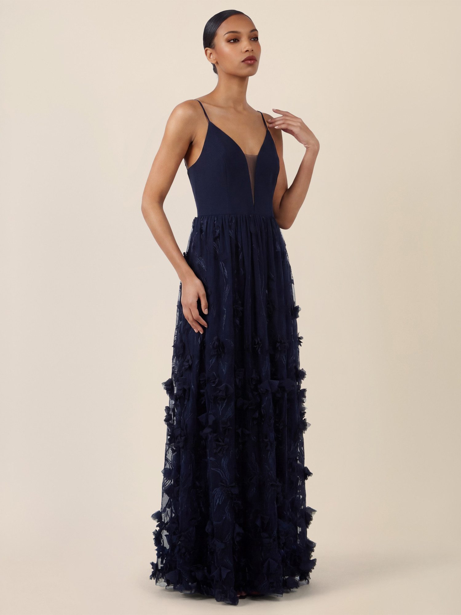 Apart Abendkleid mit 3D-Blüten und Tüllrock