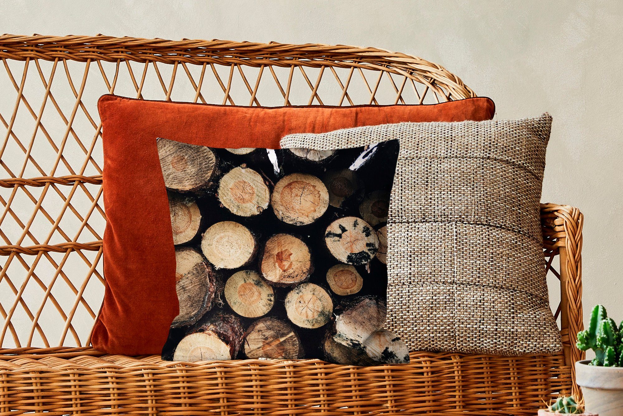 Sofakissen Holz MuchoWow Deko, Schlafzimmer, mit für Dekokissen - - Füllung Kamin, Wohzimmer, Winter Zierkissen