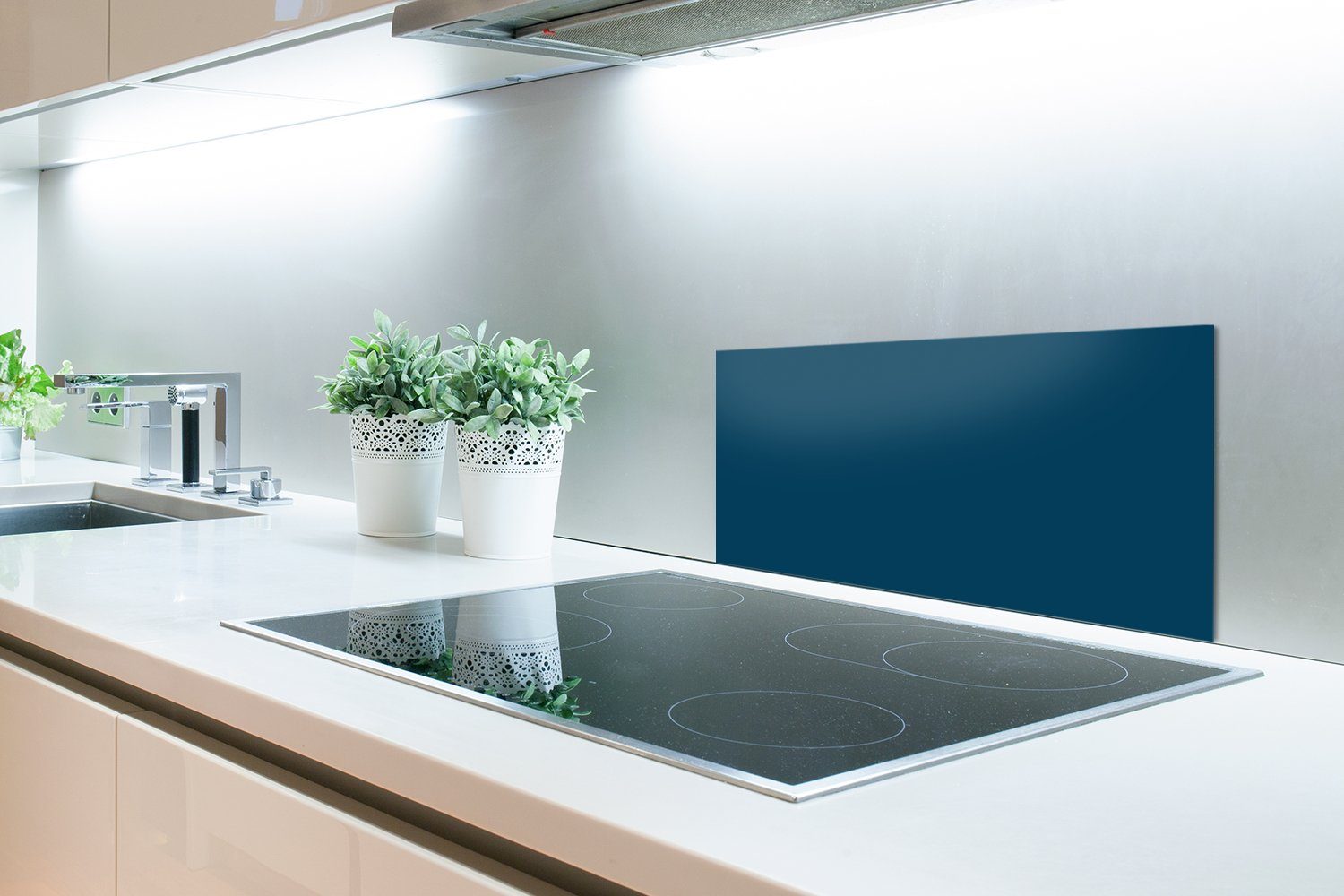 60x30 Küchen Palette und für - Fett Wandschutz, Indigo Küchenrückwand (1-tlg), cm, gegen MuchoWow Schmutzflecken Farben, -