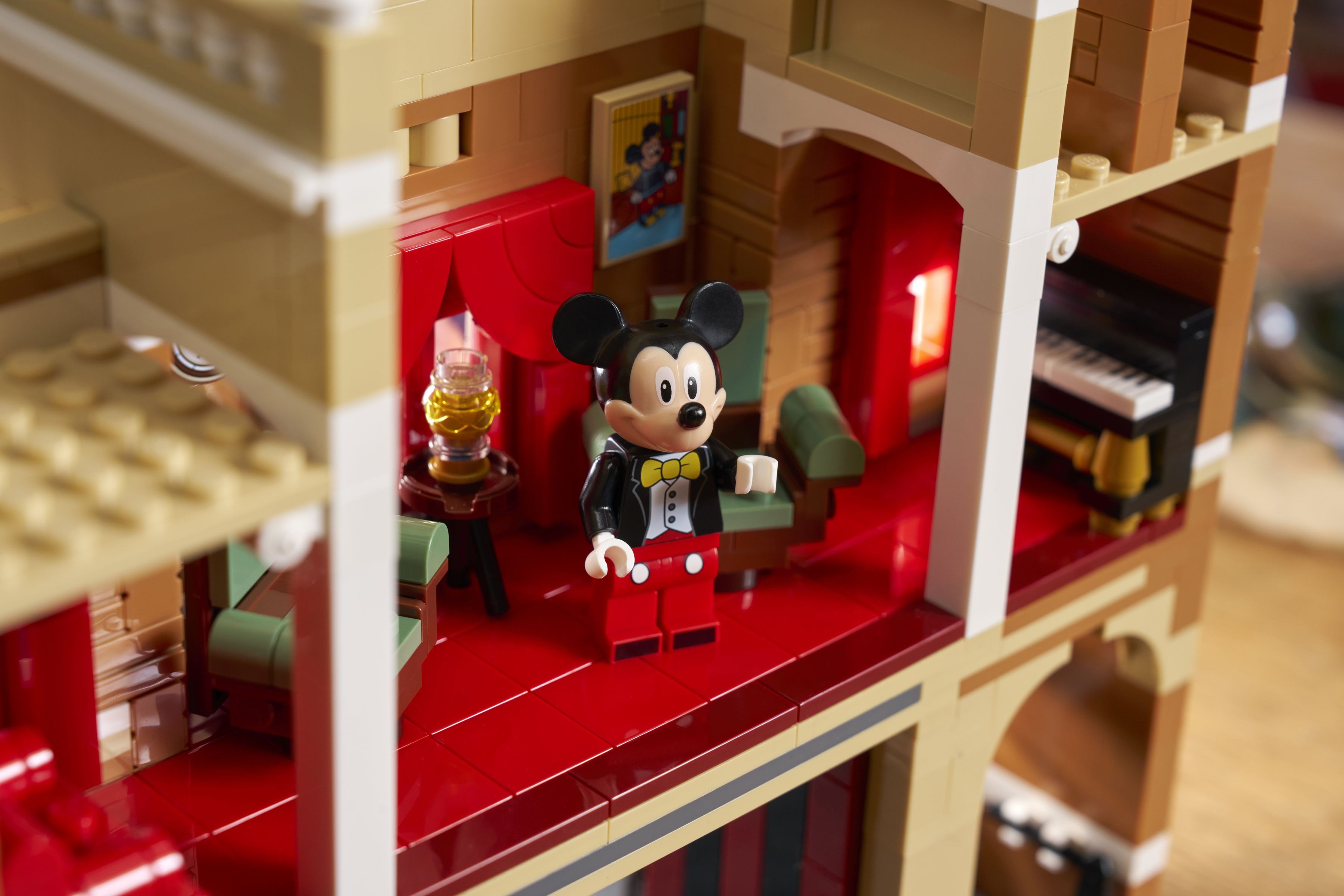 LEGO® Disney 43302 Main Street, U.S.A. Konstruktionsspielsteine, (Set, 3899 Teile)