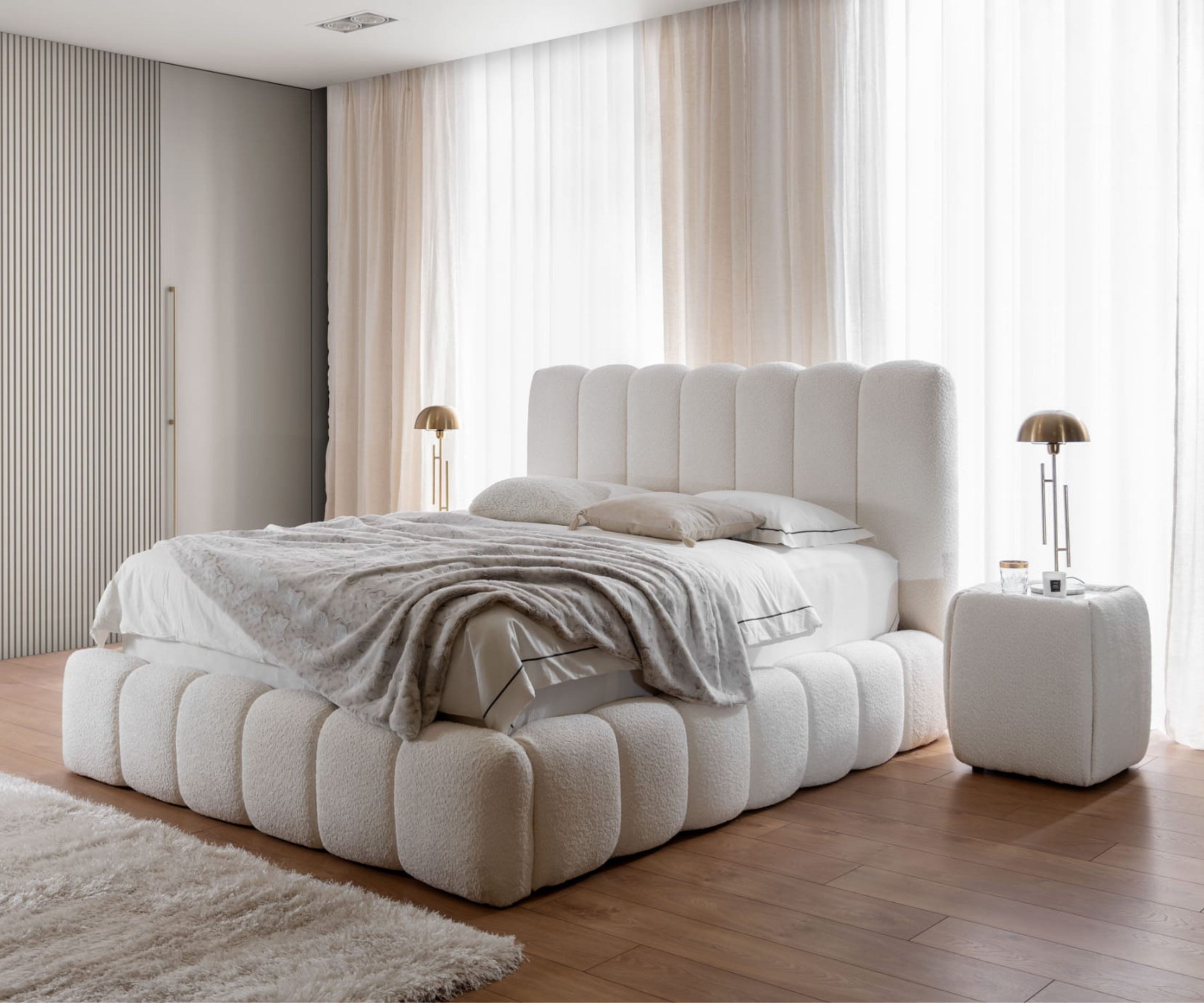 AN-MOEBEL4U Polsterbett KLOE - Bett mit Bettkasten und gepolstertem Kopftei günstig online kaufen