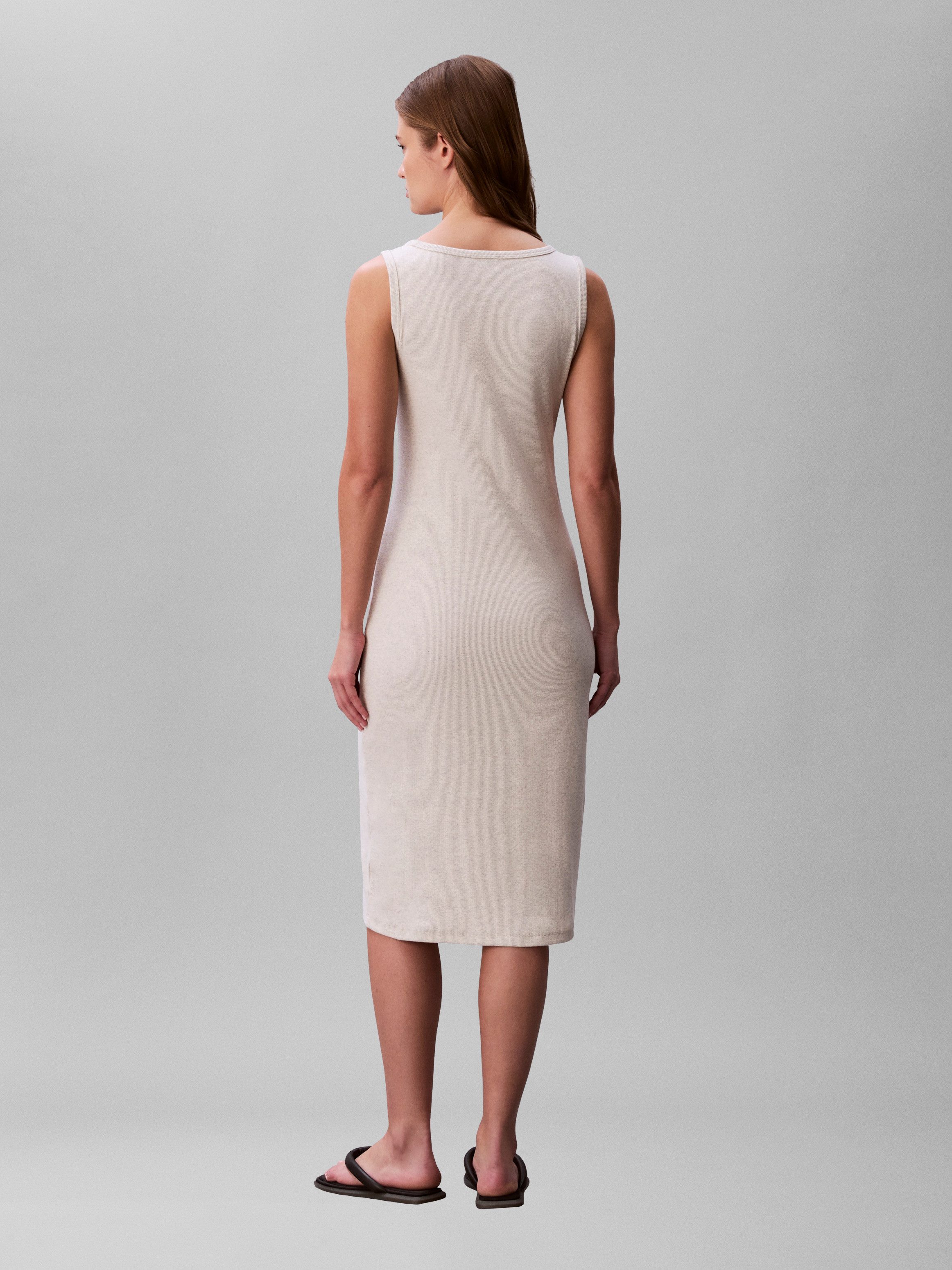 Calvin Klein Jeans Minikleid BABY RIB WOVEN LABEL Figurbetonte Passform mit Rundhalsausschnitt