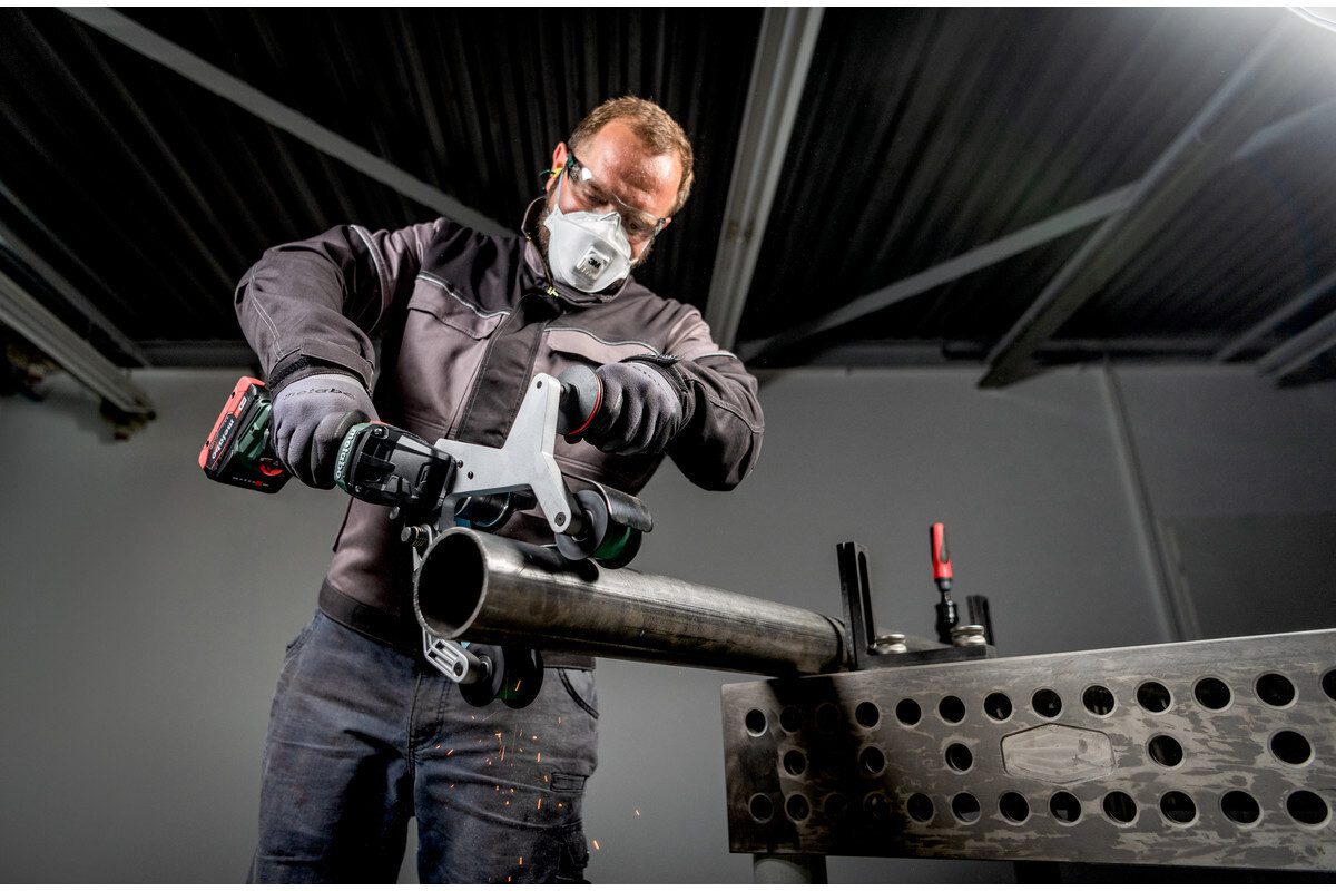 metabo Akku-Bandschleifer RBVB 18 LTX BL 180, Rohrbandschleifer Ohne Akku in metaBOX 185 XL
