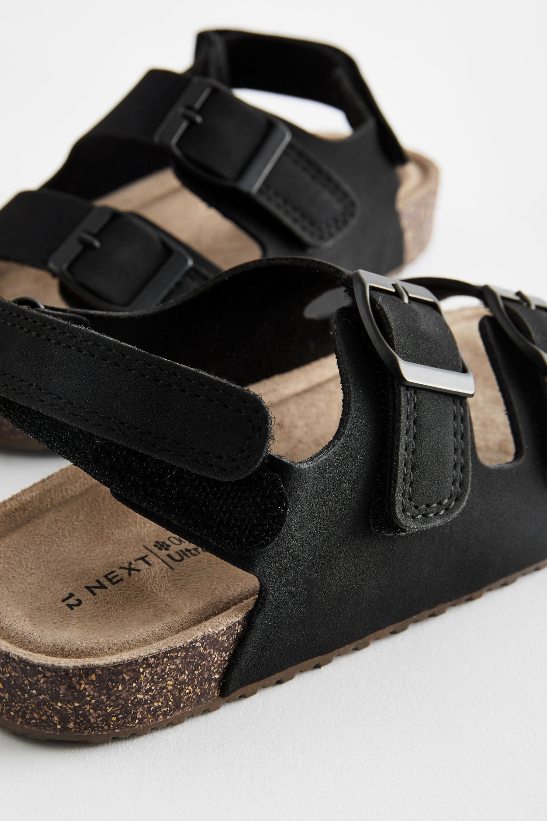 Next Sandalen mit Korksohle und Klettverschlussriemen Sandale (1-tlg)