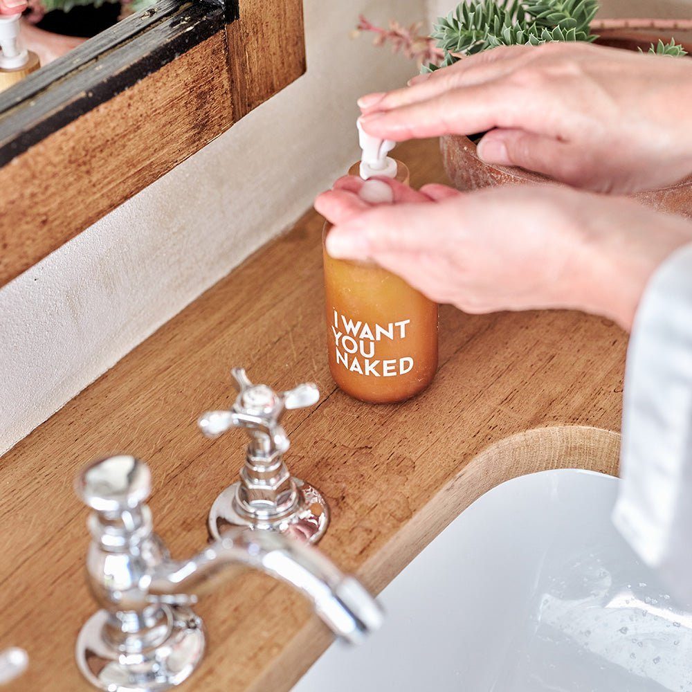 I WANT YOU NAKED Flüssigseife IWYN Holy Hemp, 1-tlg., regenerierende Handseife mit Bio-Hanfsamenöl 250ml handmade vegan