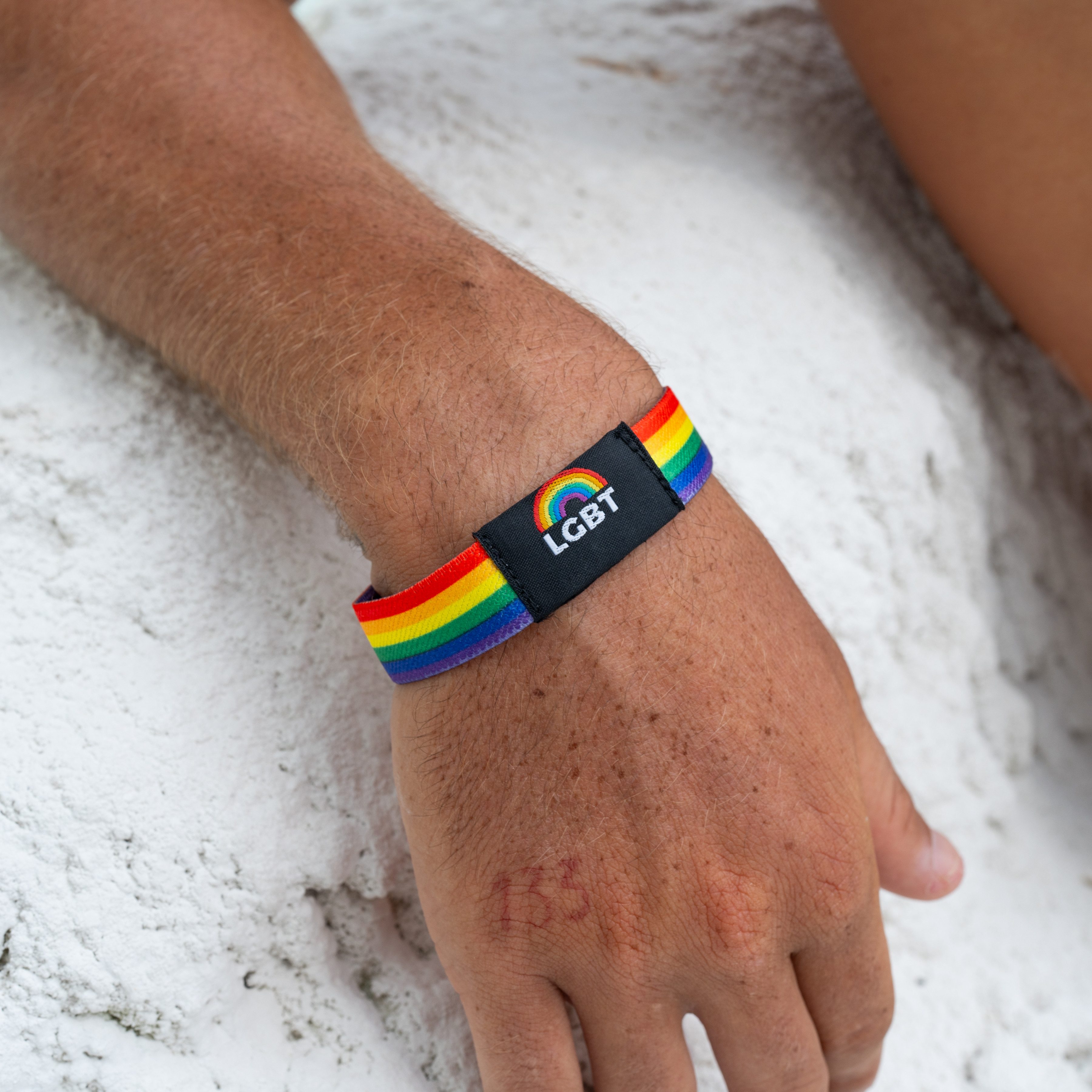 Made by Nami Armband Elastisches Stoffarmband Regenbogenfarben Pride Merch günstig online kaufen