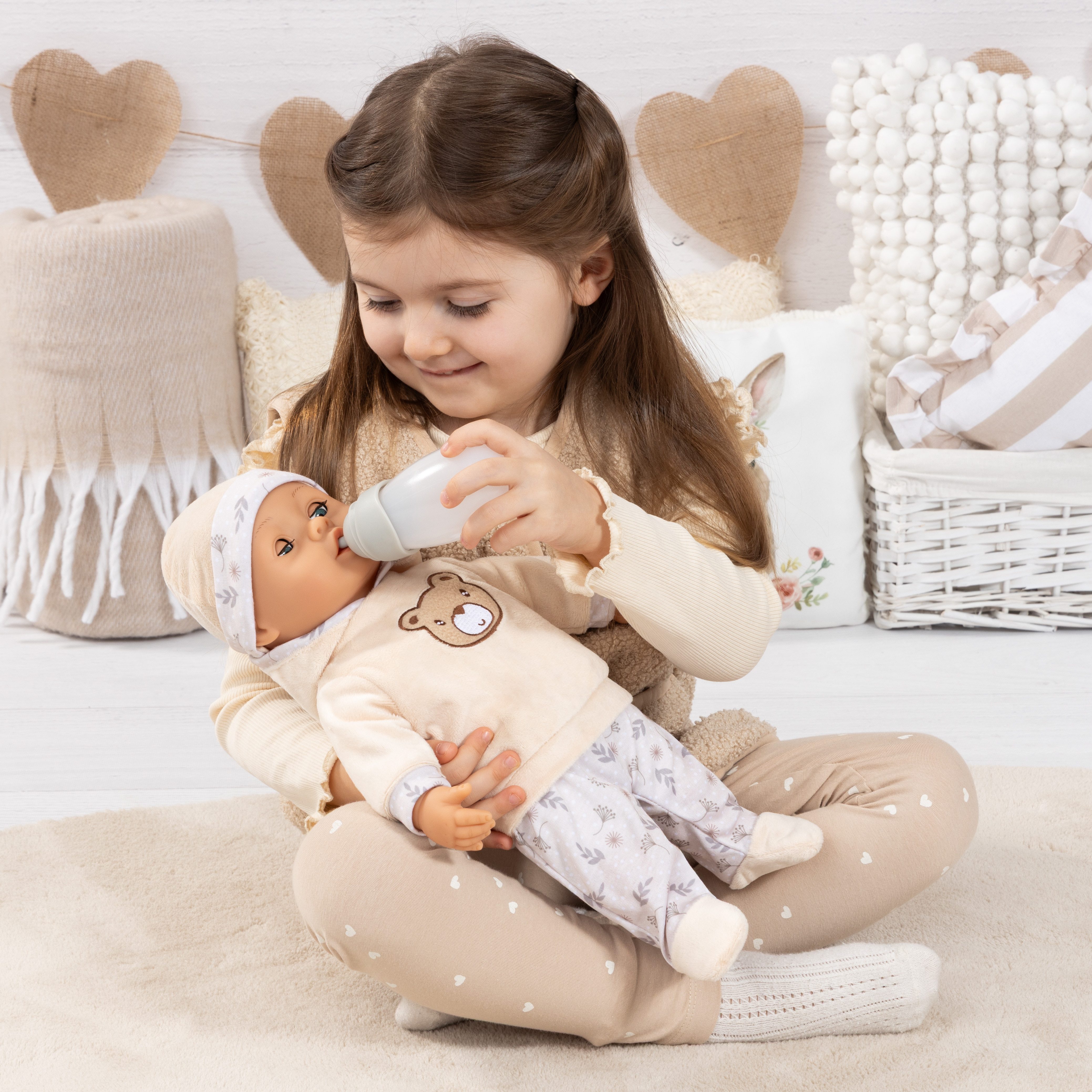 Bayer Babypuppe First Words 38 cm beige/weiß – Bild 5 von 5