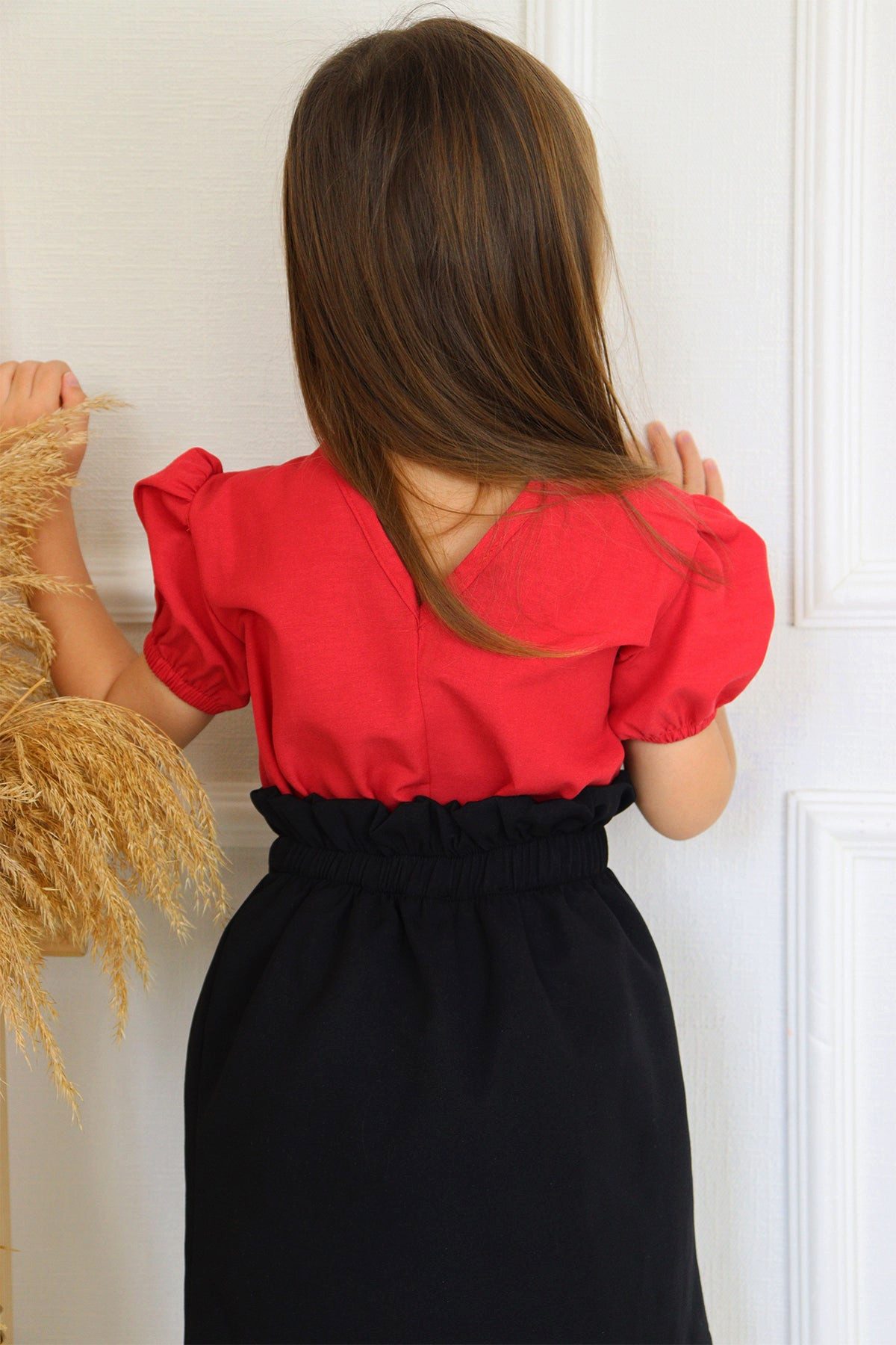 Parla Kids Shirt & Rock Schwarzer Rock mit Raffung und rote Bluse mit schwarzer Schleife – Bild 4 von 5