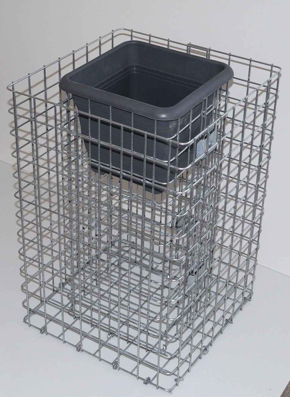 Gabiona Hochbeet Blumensäule Höhe 60 cm Grundfläche 42 x 42 cm MW 5 x 5 cm, (Blumensäule Höhe 60 cm Grundfläche 42 x 42 cm MW 5 x 5 cm, galvanisiert inkl. Topf), 5 x 5
