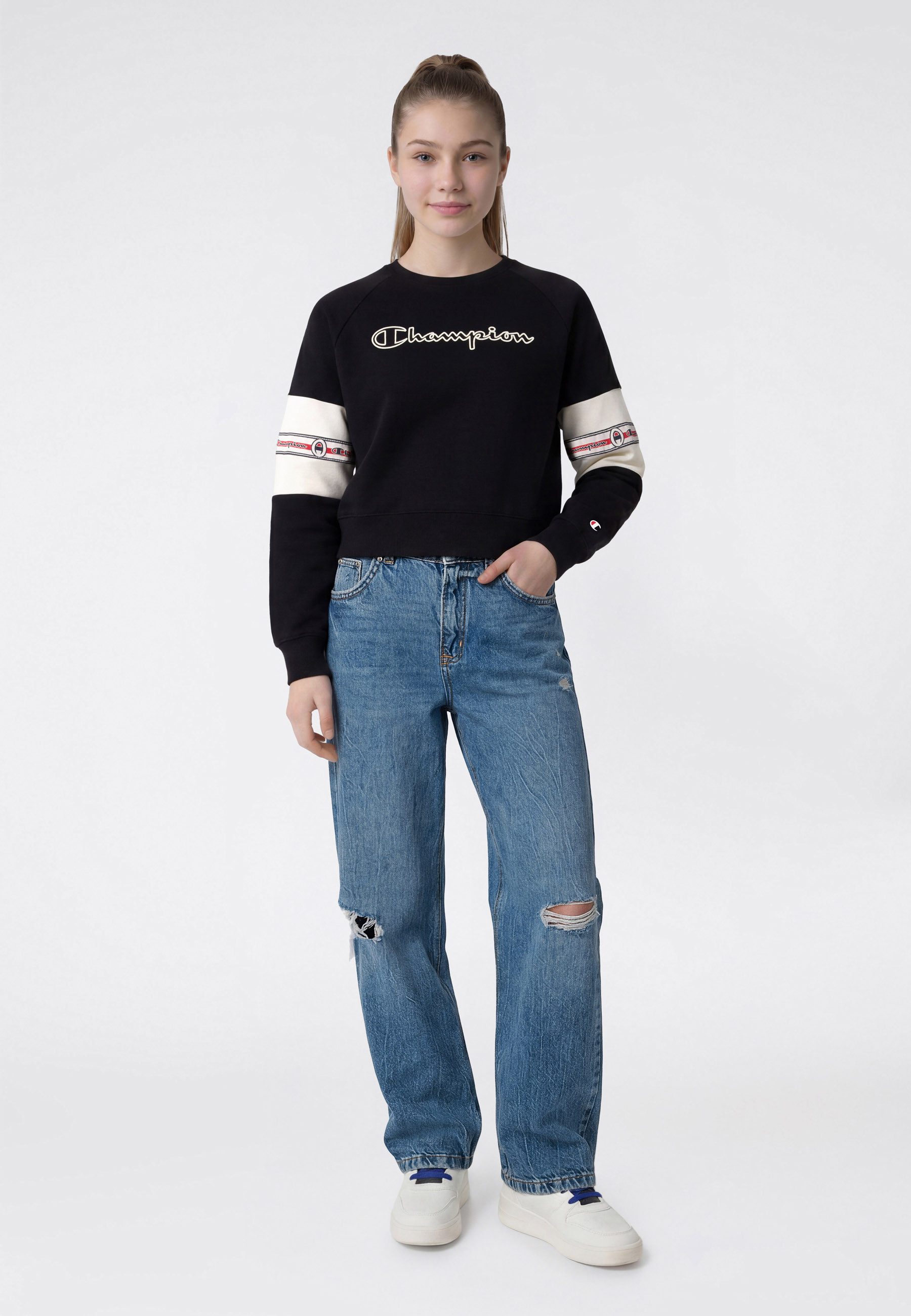 Champion Sweatshirt SPORTWEAR CREWNECK Standard Fit Langarm-Design, aus Baumwolle und Polyester, Standard Fit