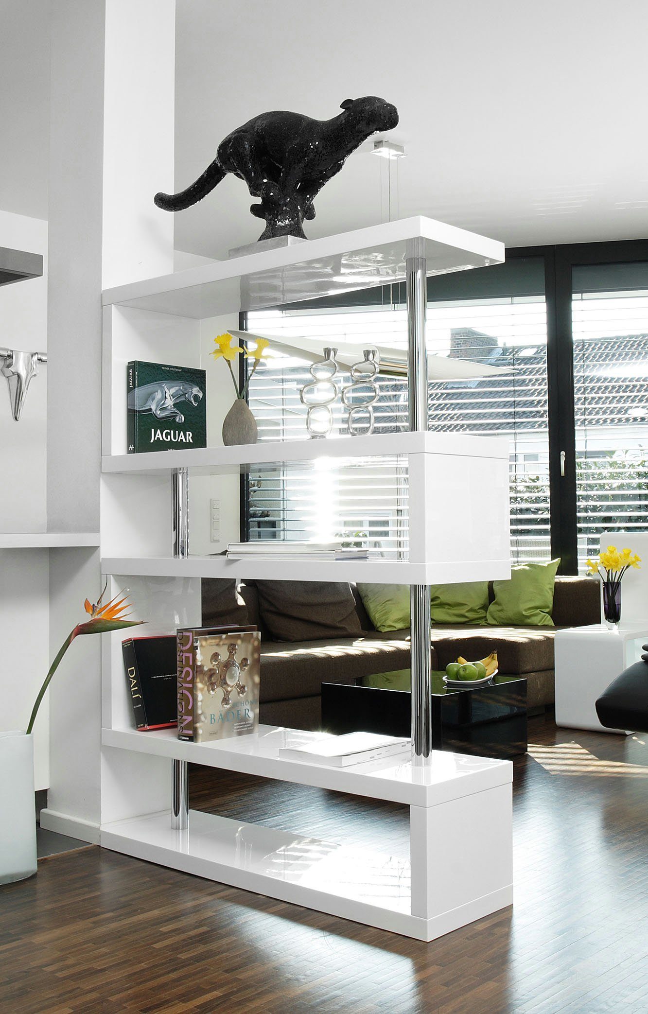 SalesFever Raumteilerregal Levanto Regal mit Stil, 2-in-1 Raumteiler: Stilvolles Regal mit Hochglanzoberfläche