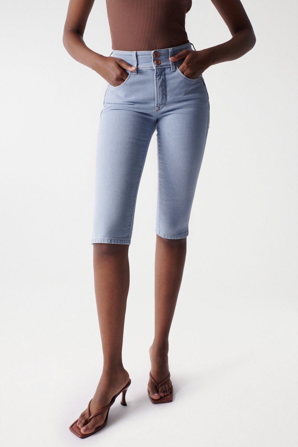 Salsa Stretch-Jeans SALSA JEANS CAPRI SECRET PUSH IN light wash blue 21005945.0851