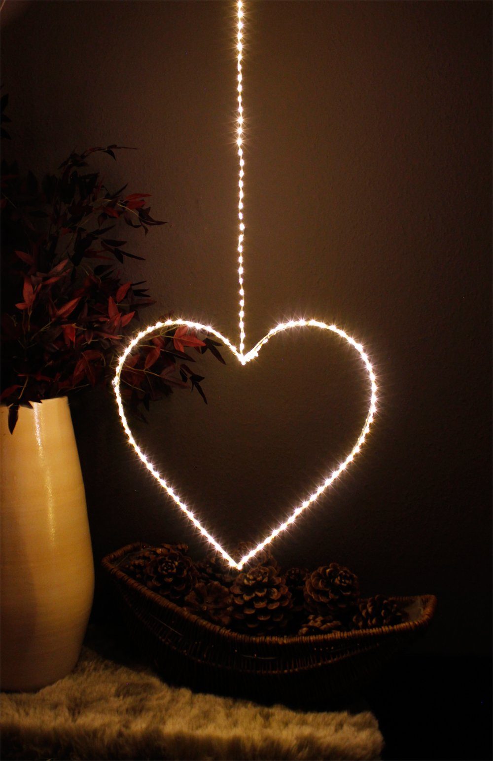 Arnusa Hängedekoration LED Herz Leuchtherz 38cm 120 LED warmweiß Fenster Deko, für Innen und Außen mit Steckernetzteil 3M Zuleitung