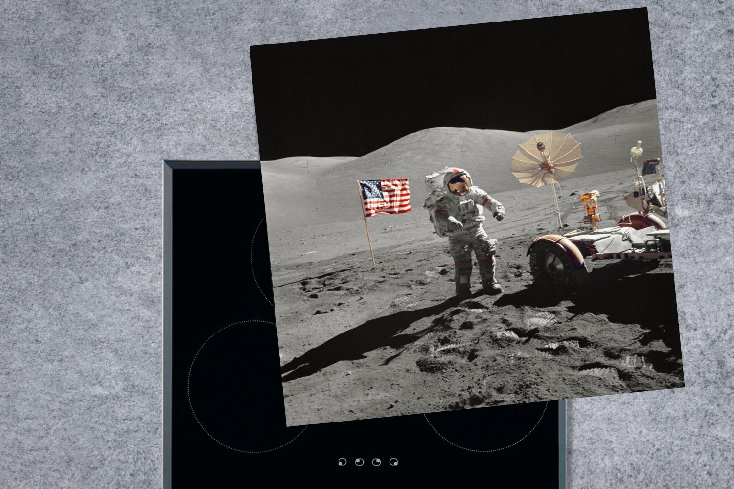 MuchoWow Herdblende-/Abdeckplatte Mond - Arbeitsplatte (1 Astronaut tlg), Flagge, Ceranfeldabdeckung, 78x78 für cm, Vinyl, - küche