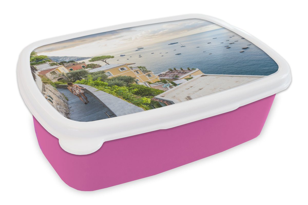 MuchoWow Lunchbox Italien - Frau - Positano - Meer, Kunststoff, (2-tlg), Brotbox für Erwachsene, Brotdose Kinder, Snackbox, Mädchen, Kunststoff rosa