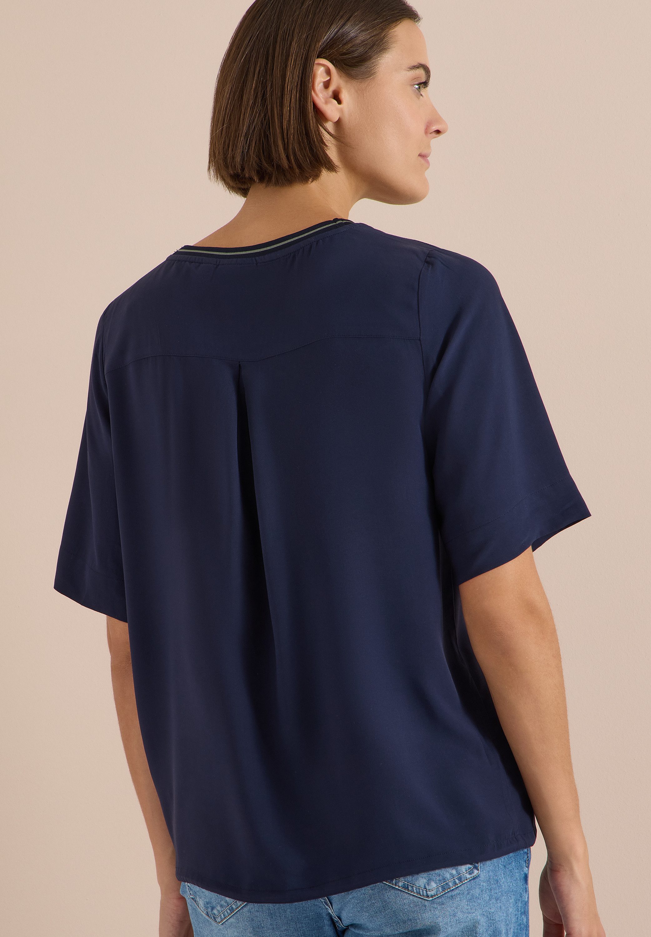 CECIL Shirtbluse Streifendetail am Ausschnitt, Viskosequalität