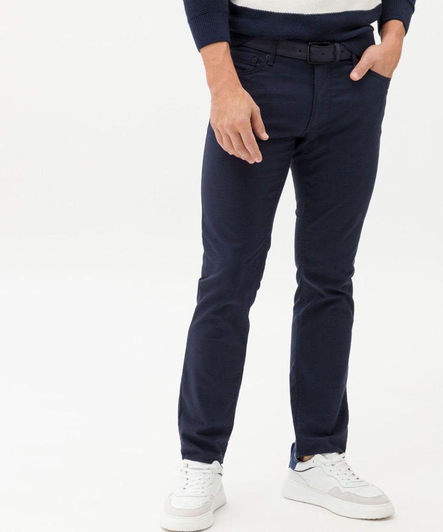 über außergewöhnliche CHUCK, Verfügt Style Stretcheigenschaften Brax 5-Pocket-Hose