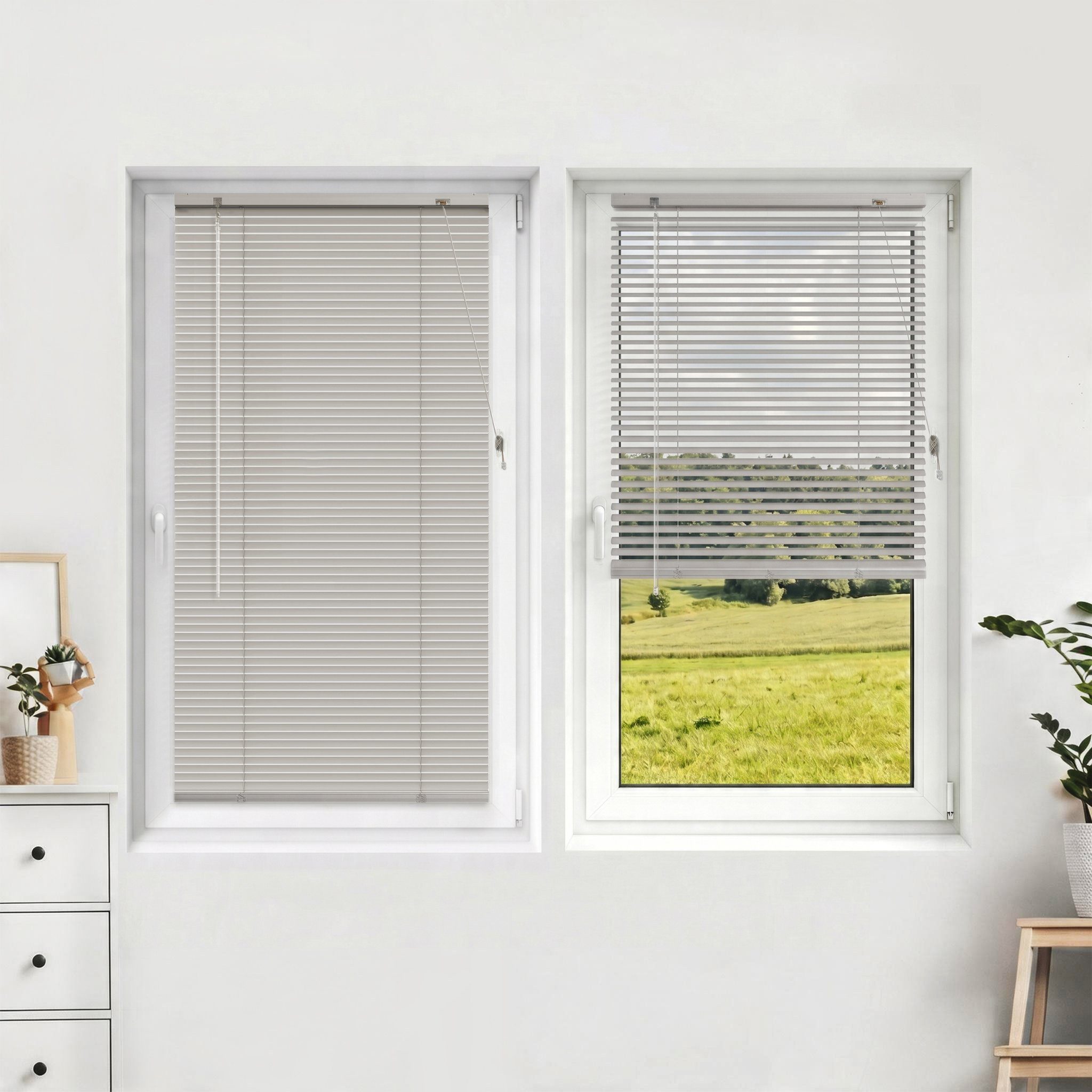 Victoria M. Jalousie LightLess Prime Aluminium-Jalousie 50x130 cm Grau-Beige matt, mit Bohren, ohne Bohren, geklemmt oder verschaubt, L Profil 25 mm Lamellen, feuchtigkeitsbeständig, verdunkelnd
