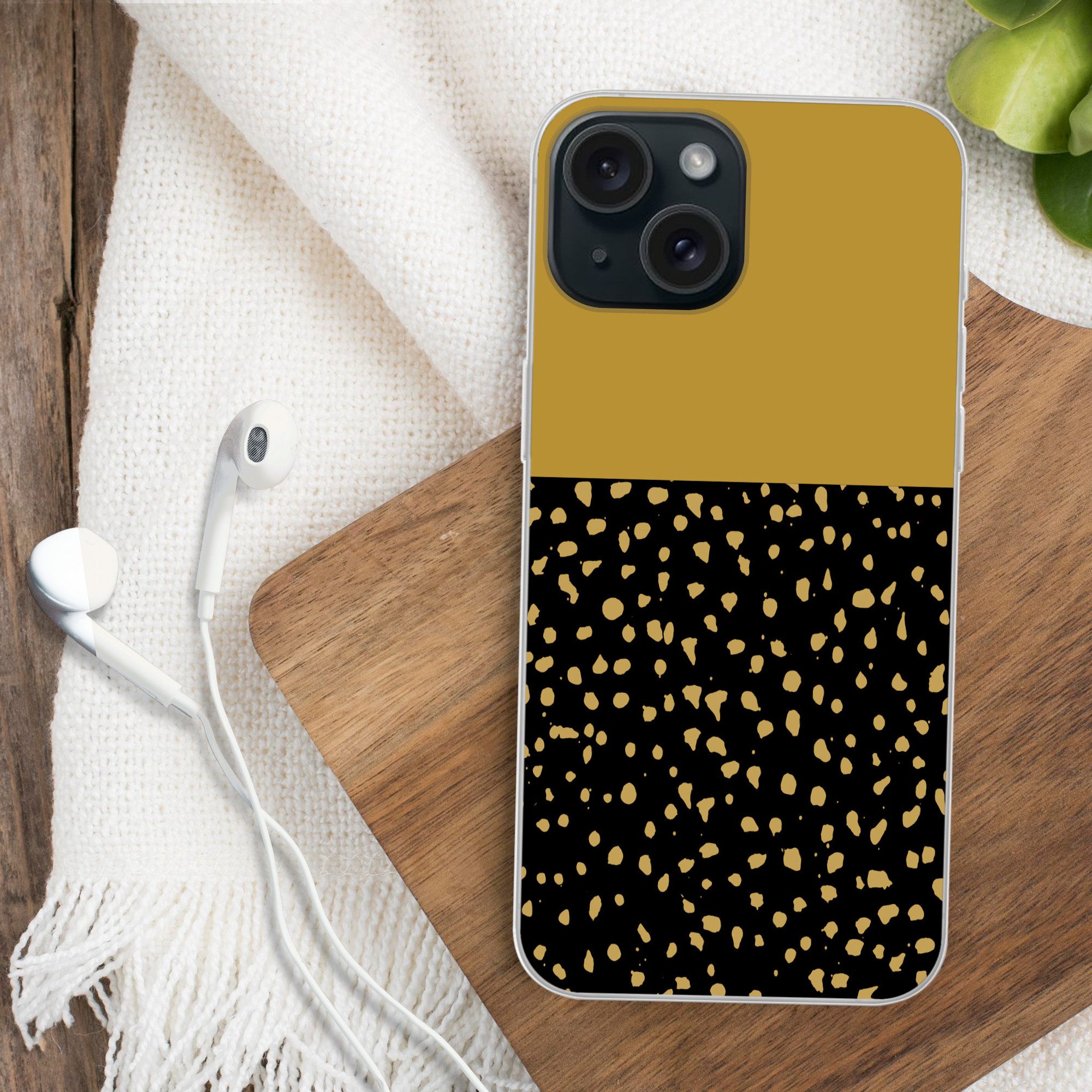 MuchoWow Handyhülle für Apple iPhone 15 Polka dots - Ockergelb - Schwarz, Smartphone-Bumper, Print, Handy Schutzhülle Dünn