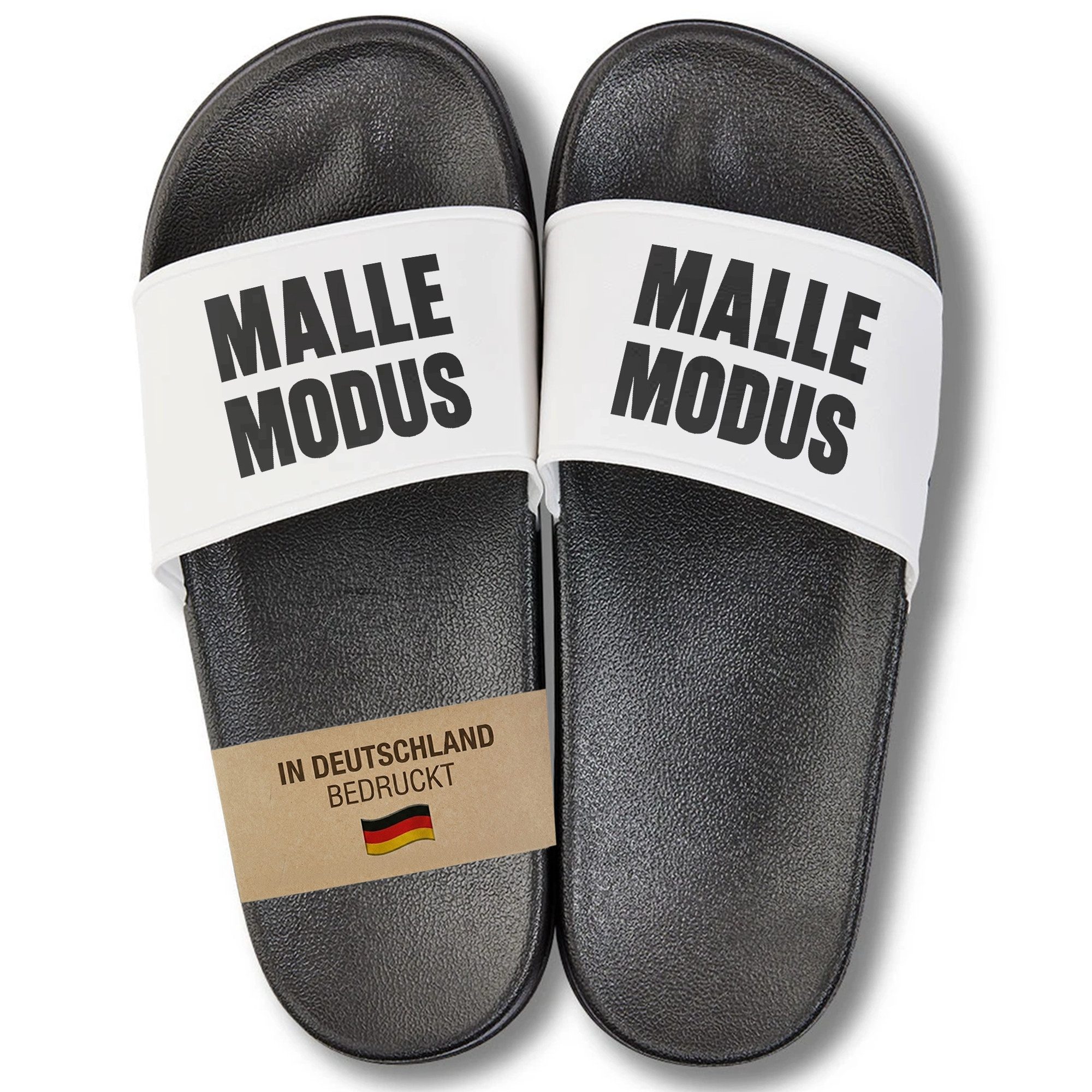 22Feels Geschenk JGA Mallorca Party Badelatschen Männer Malle Modus Spruch Badepantolette IN DEUTSCHLAND BEDRUCKT