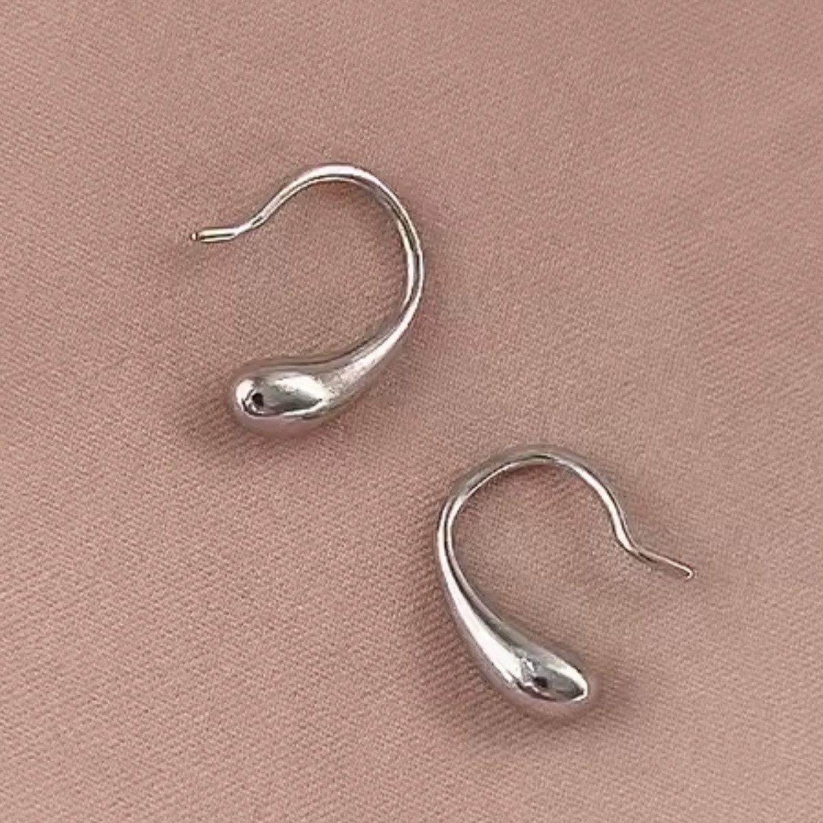ELLAWIL Paar Ohrhaken kleine einfache tropfenförmige Ohrringe Wassertropfen Drop Ohrstecker (GESCHENKIDEE, Sterling Silber 925), inklusive Geschenkschachtel