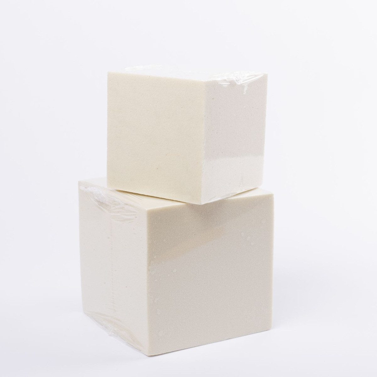 artplants Bastelmoos Steckschaumwürfel GABRIO für Kunstblumen, Creme, 12x12x12 cm