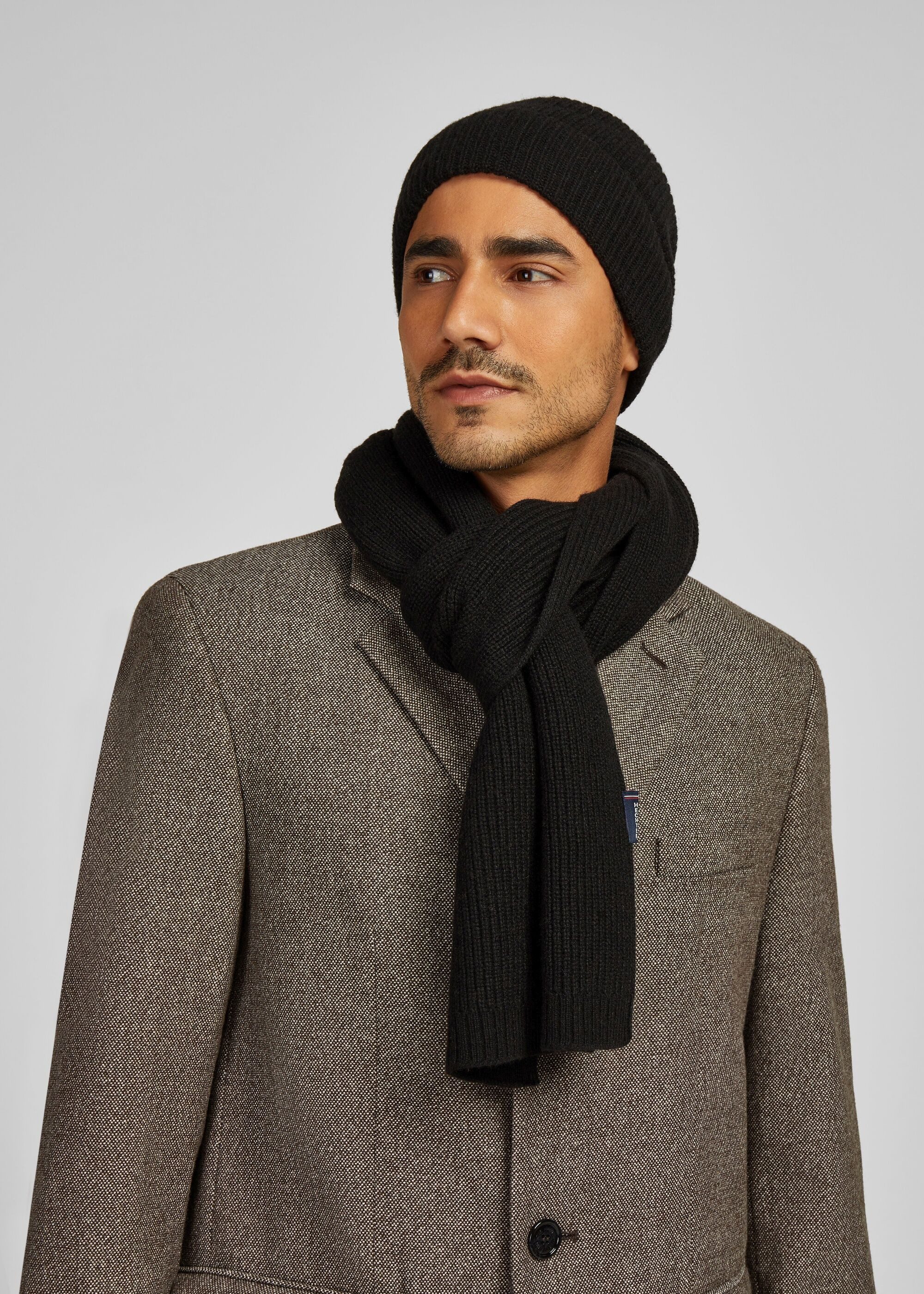 HECHTER PARIS Modeschal, (1-St), mit einem Strickmuster günstig online kaufen